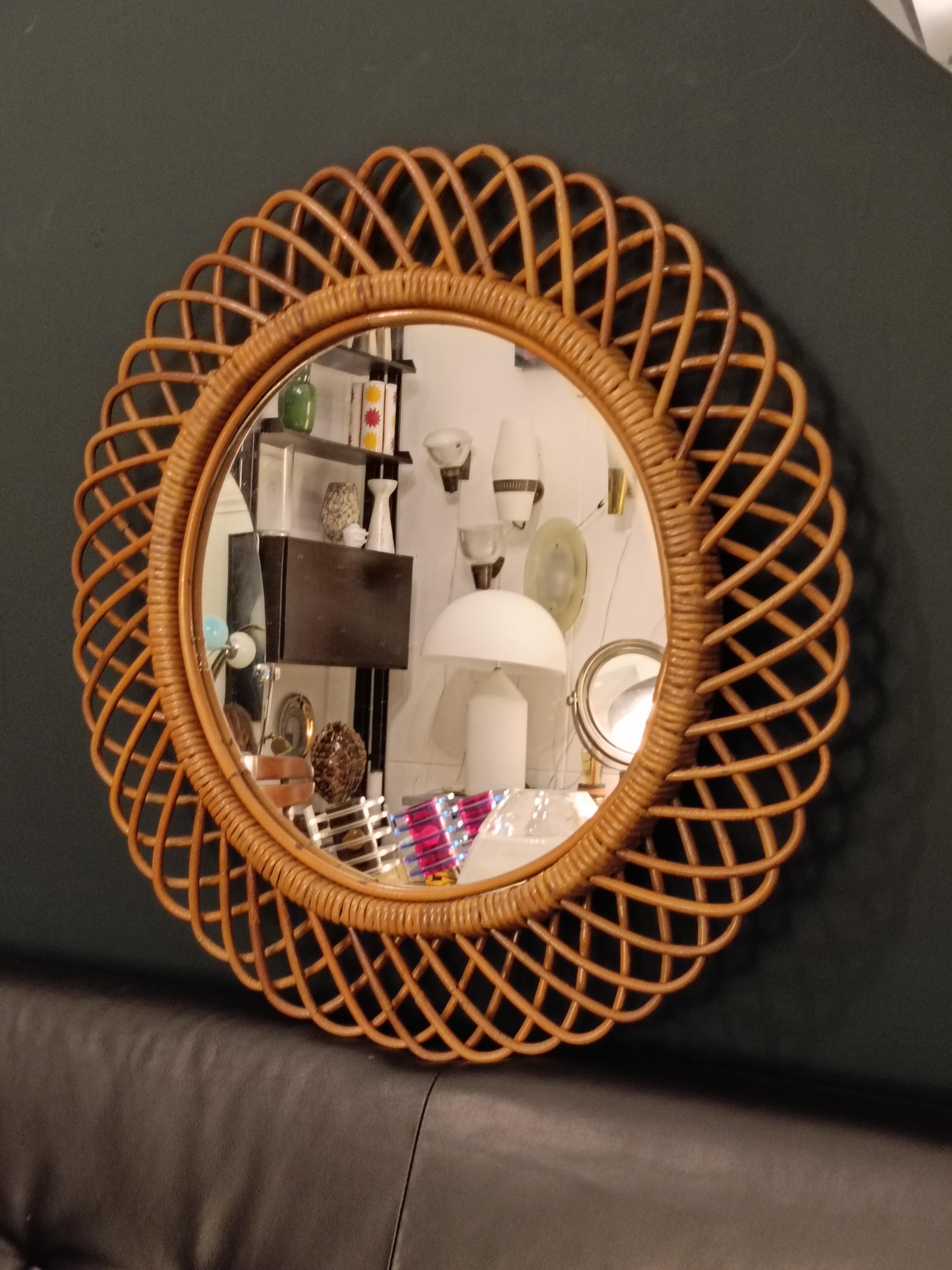 Specchio da parete in rattan e bambù, Italia 1960 in vendita 1