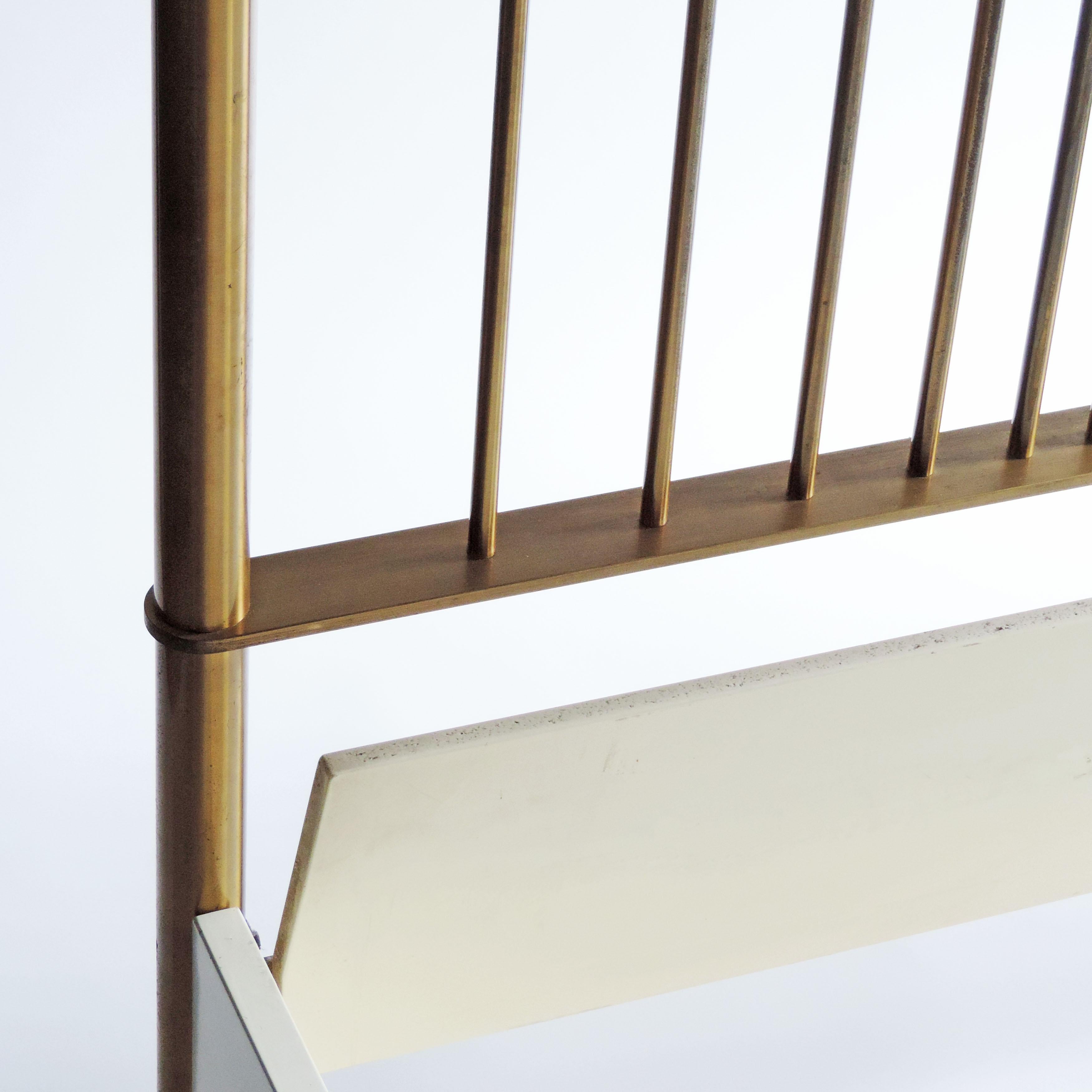 Lacquered Franco Albini & Franca Helg 'Mirage' Brass Double Bed for Frigerio, Italy, 1970s For Sale