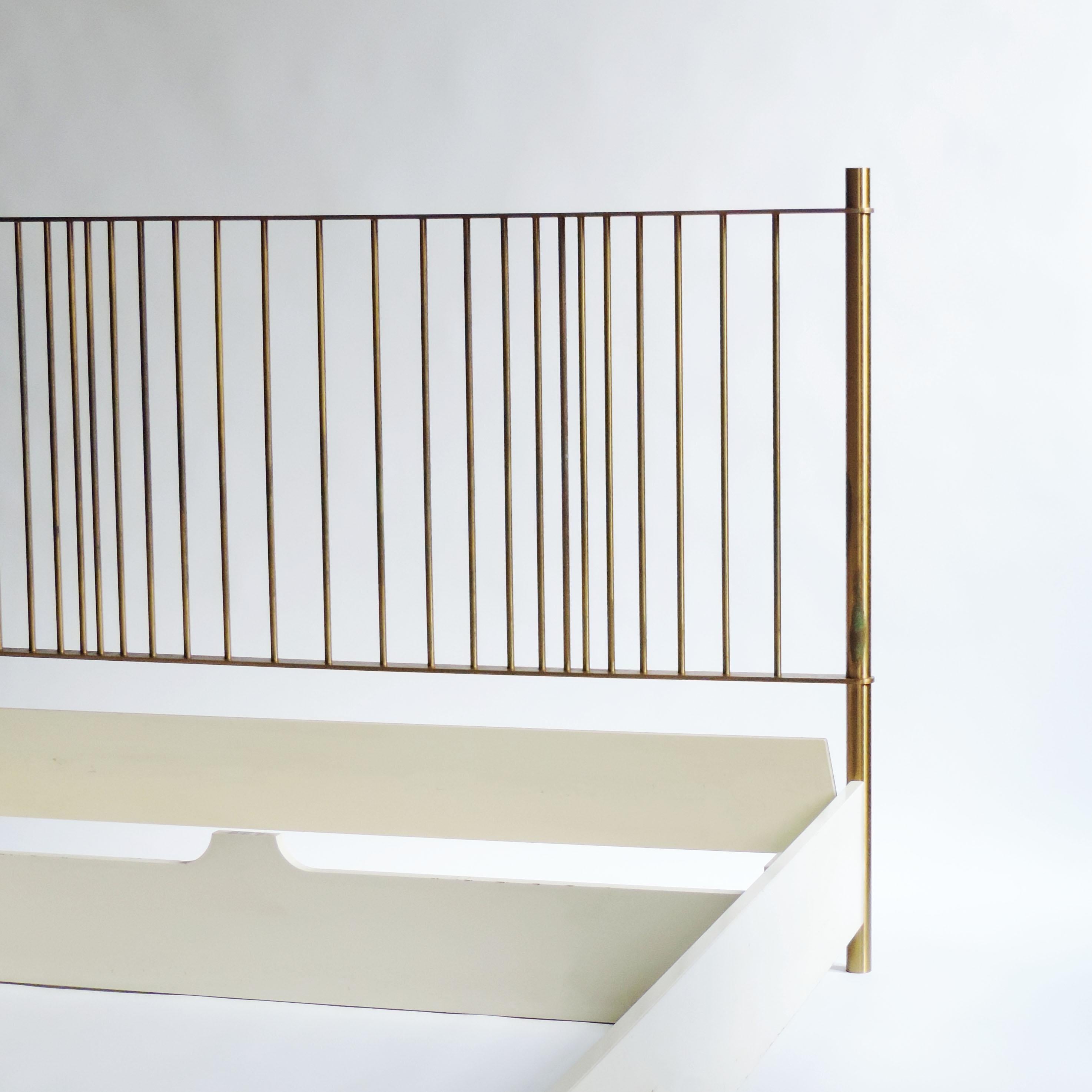 Franco Albini & Franca Helg 'Mirage' Brass Double Bed for Frigerio, Italy, 1970s In Good Condition For Sale In Milan, IT