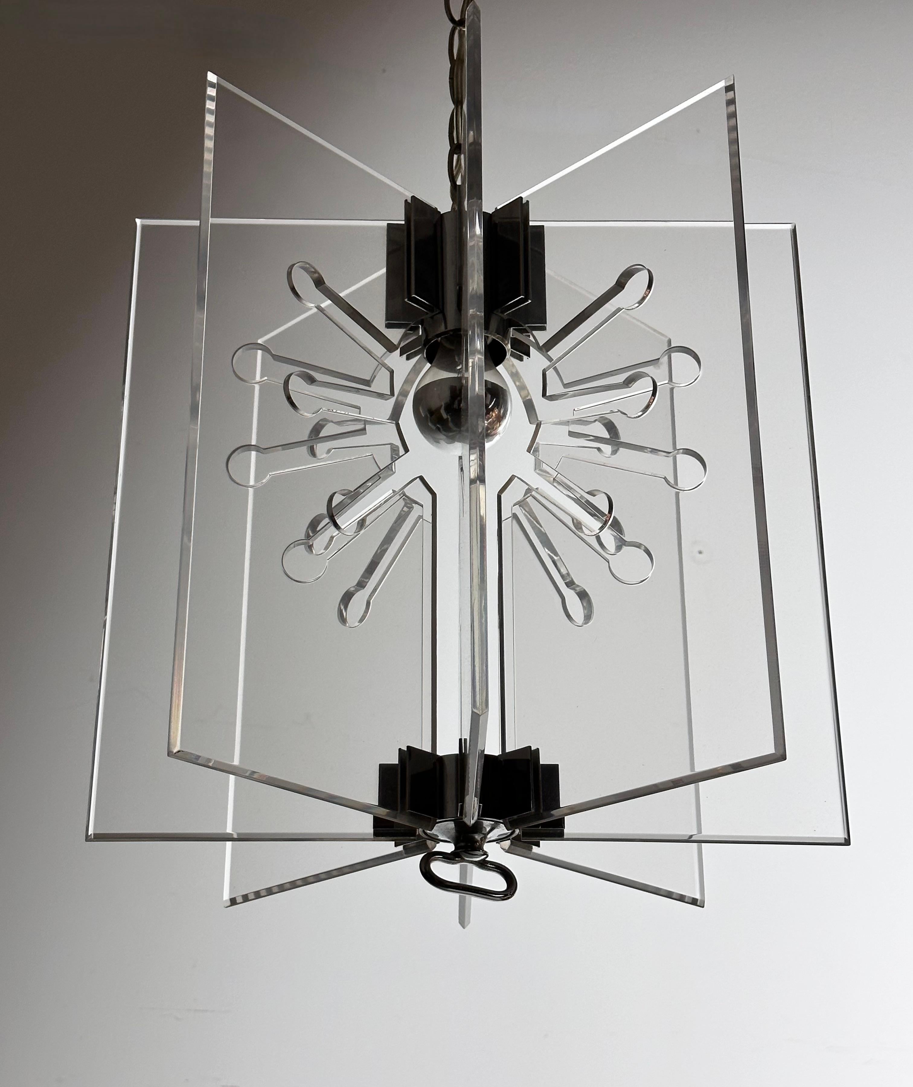 Franco Albini & Franca Helg Model 524 Sculptural Lucite Chrome Lamp Arteluce  For Sale 5