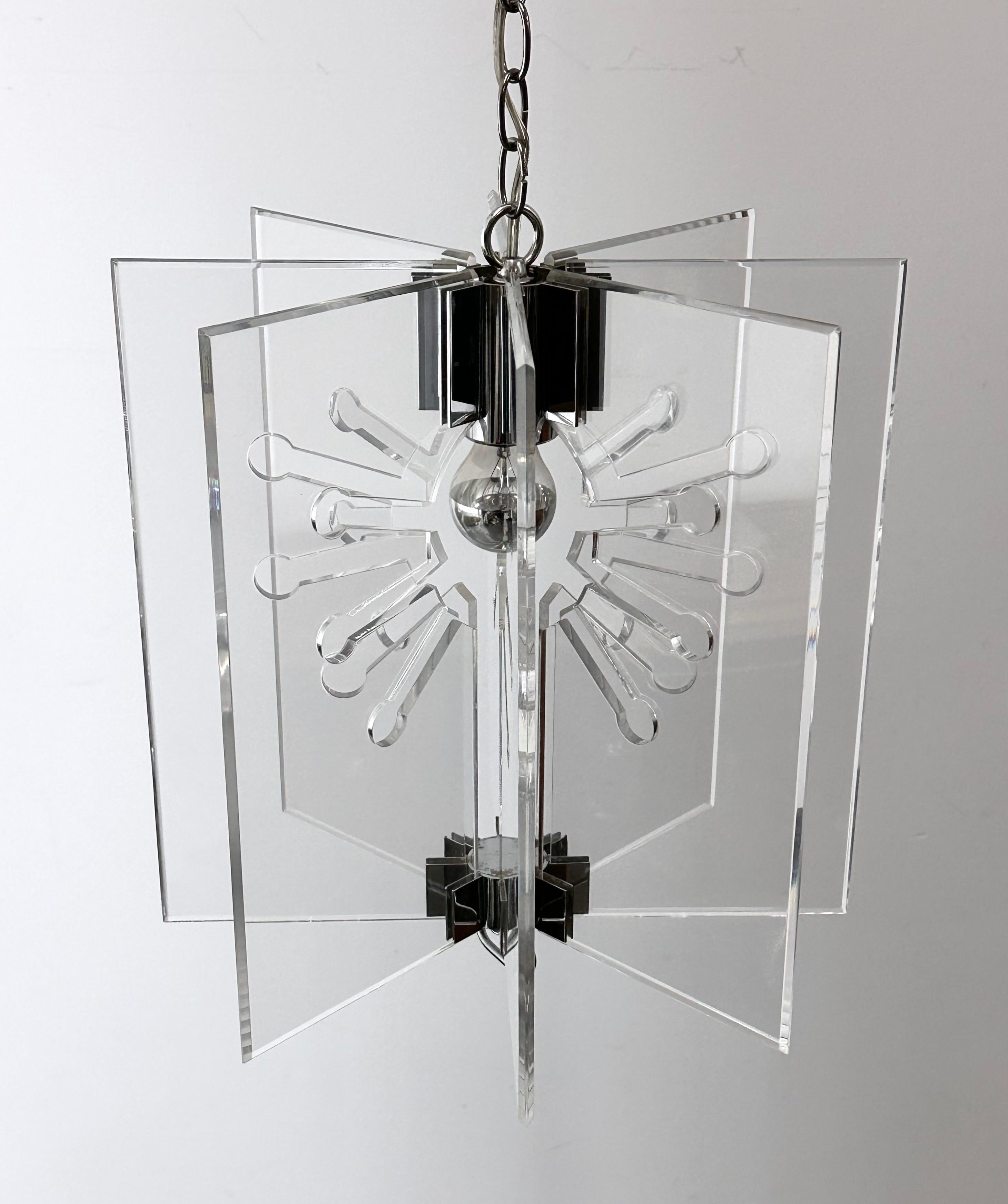 Franco Albini & Franca Helg Model 524 Sculptural Lucite Chrome Lamp Arteluce  For Sale 6