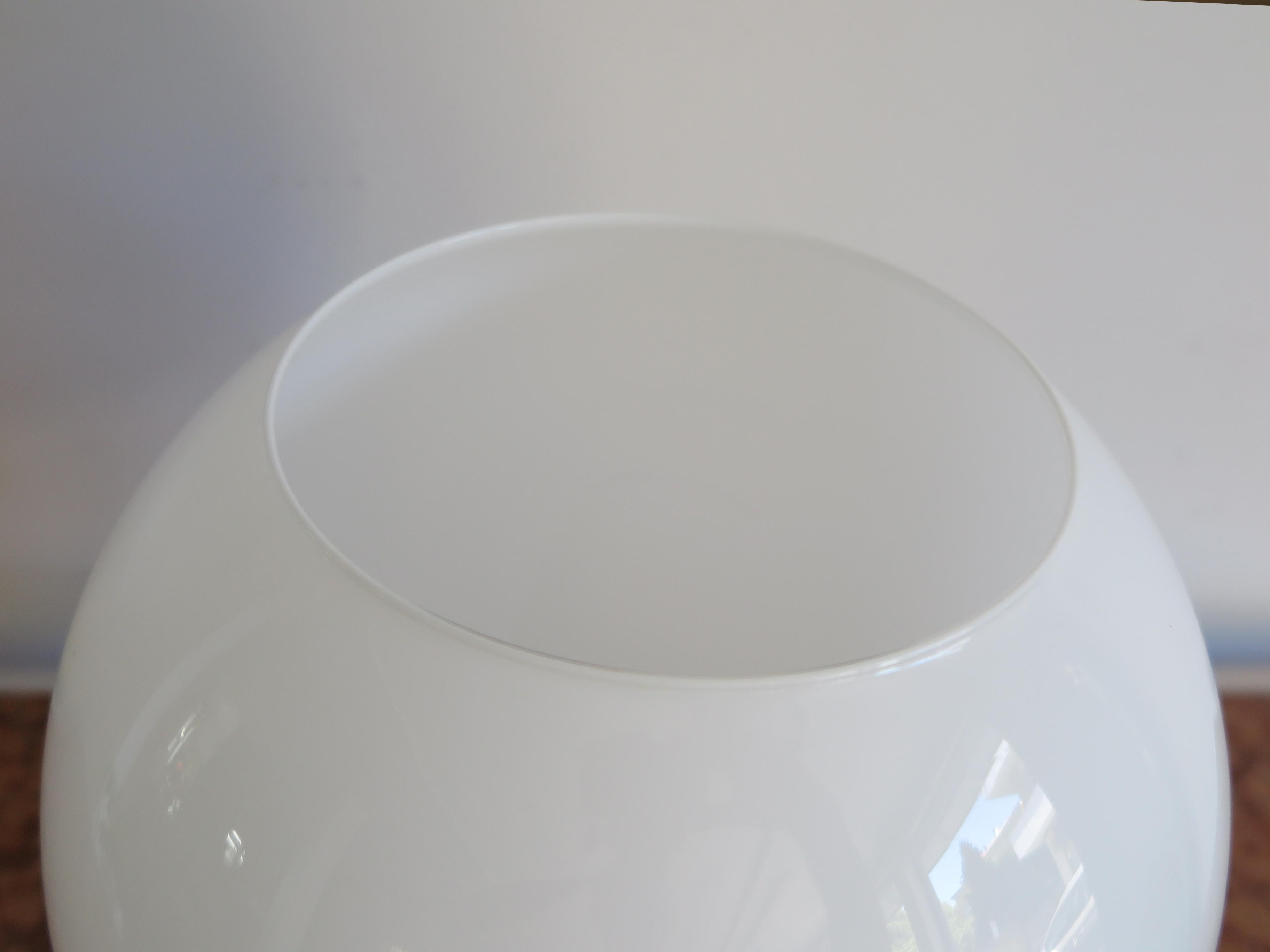 Mid-Century Modern Franco Albini, Franca Helgh, Antonio Piva White Glass Table Lamp for Sirrah 1960