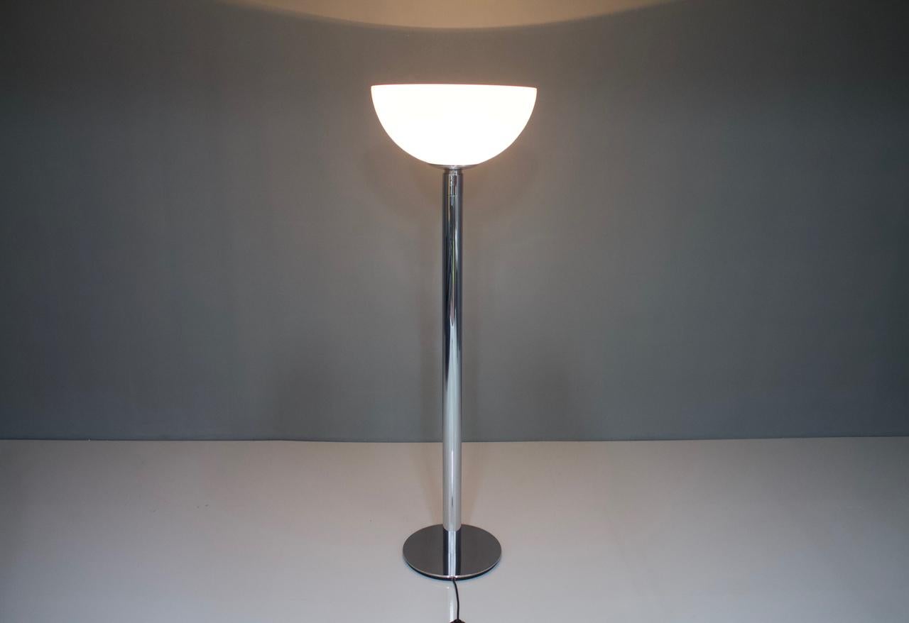 Franco Albini glass and chrome floor lamp by Sirrah, 1969.
Very good condition.