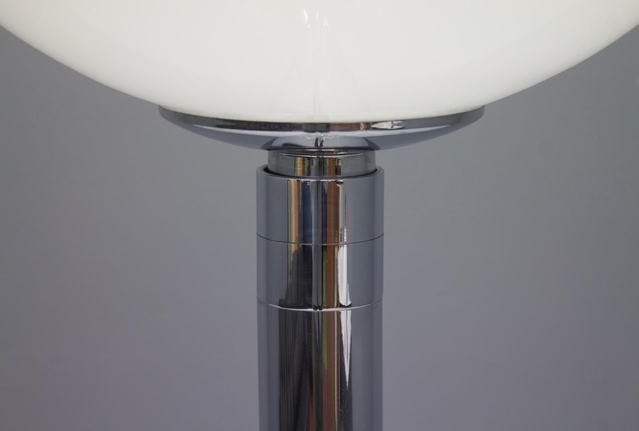 Franco Albini Glass and Chrome Floor Lamp by Sirrah, 1969 In Good Condition For Sale In Frankfurt / Dreieich, DE