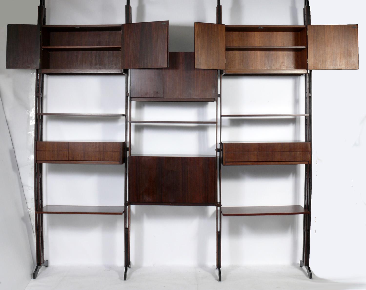 Franco Albini Italienisches Bücherregal in Palisander für Poggi Mid Century circa 1950s (Moderne der Mitte des Jahrhunderts) im Angebot