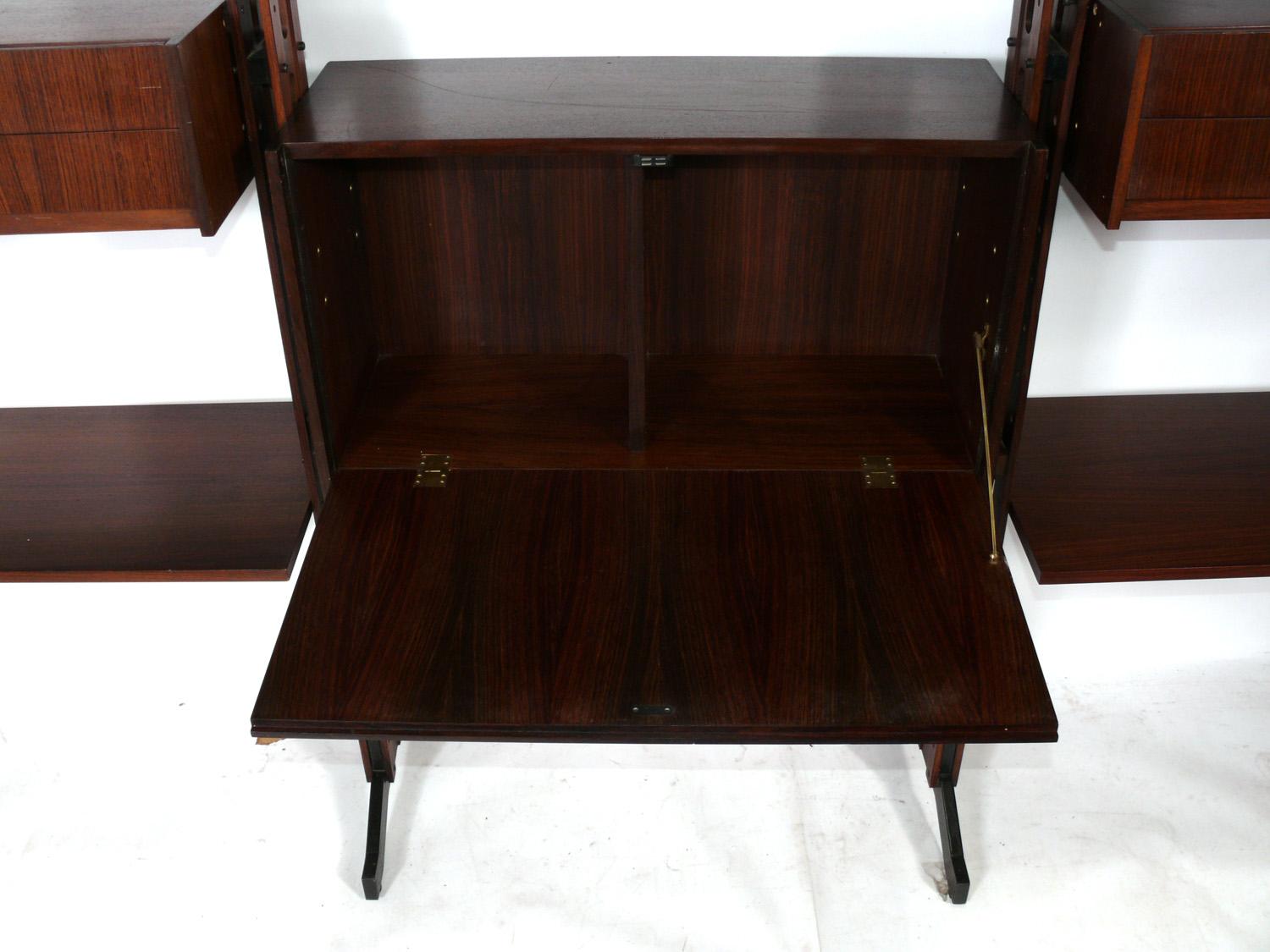 Franco Albini Italienisches Bücherregal in Palisander für Poggi Mid Century circa 1950s (Holz) im Angebot