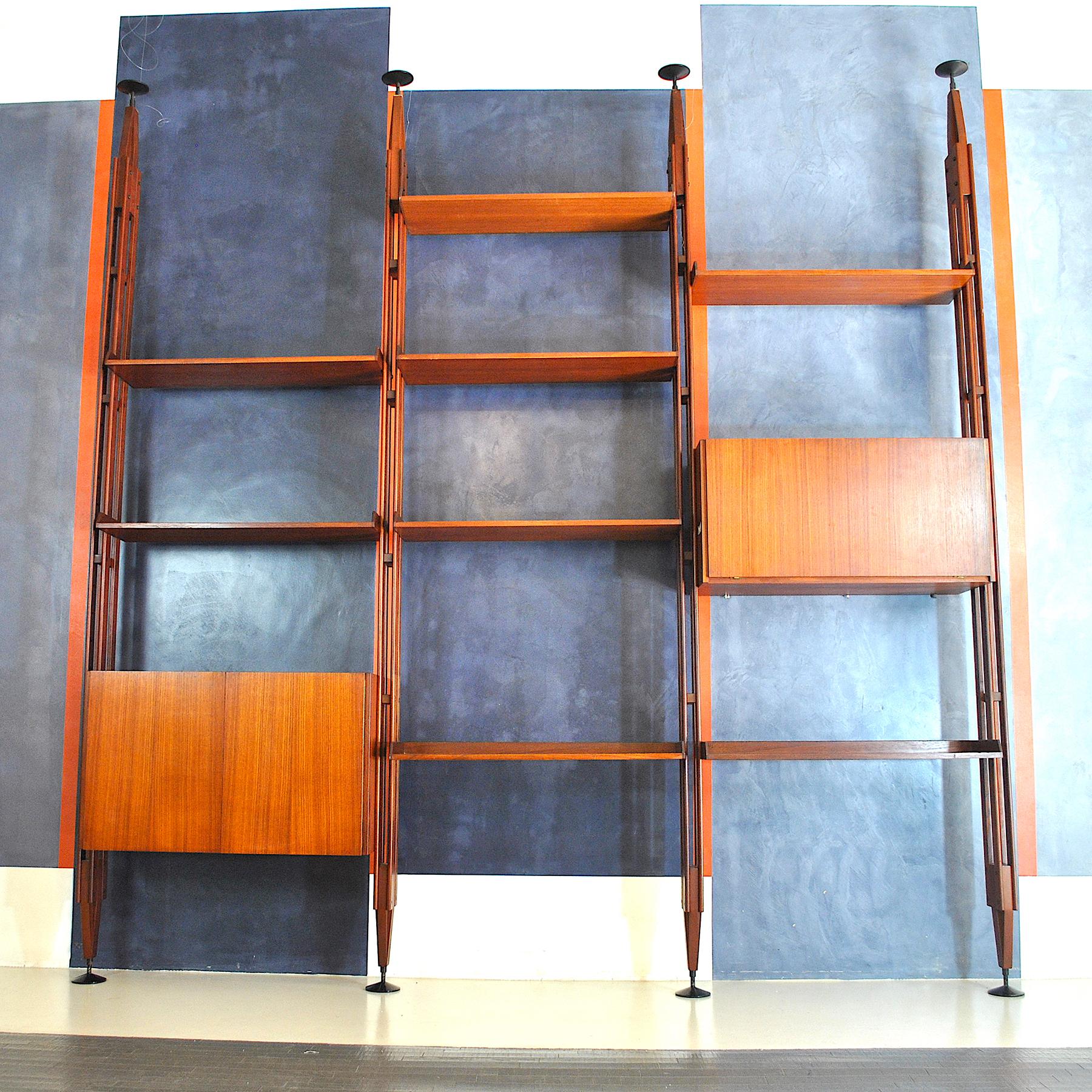 Mid-Century Modern Franco Albini Italian Midcentury Bookcase Model LB7