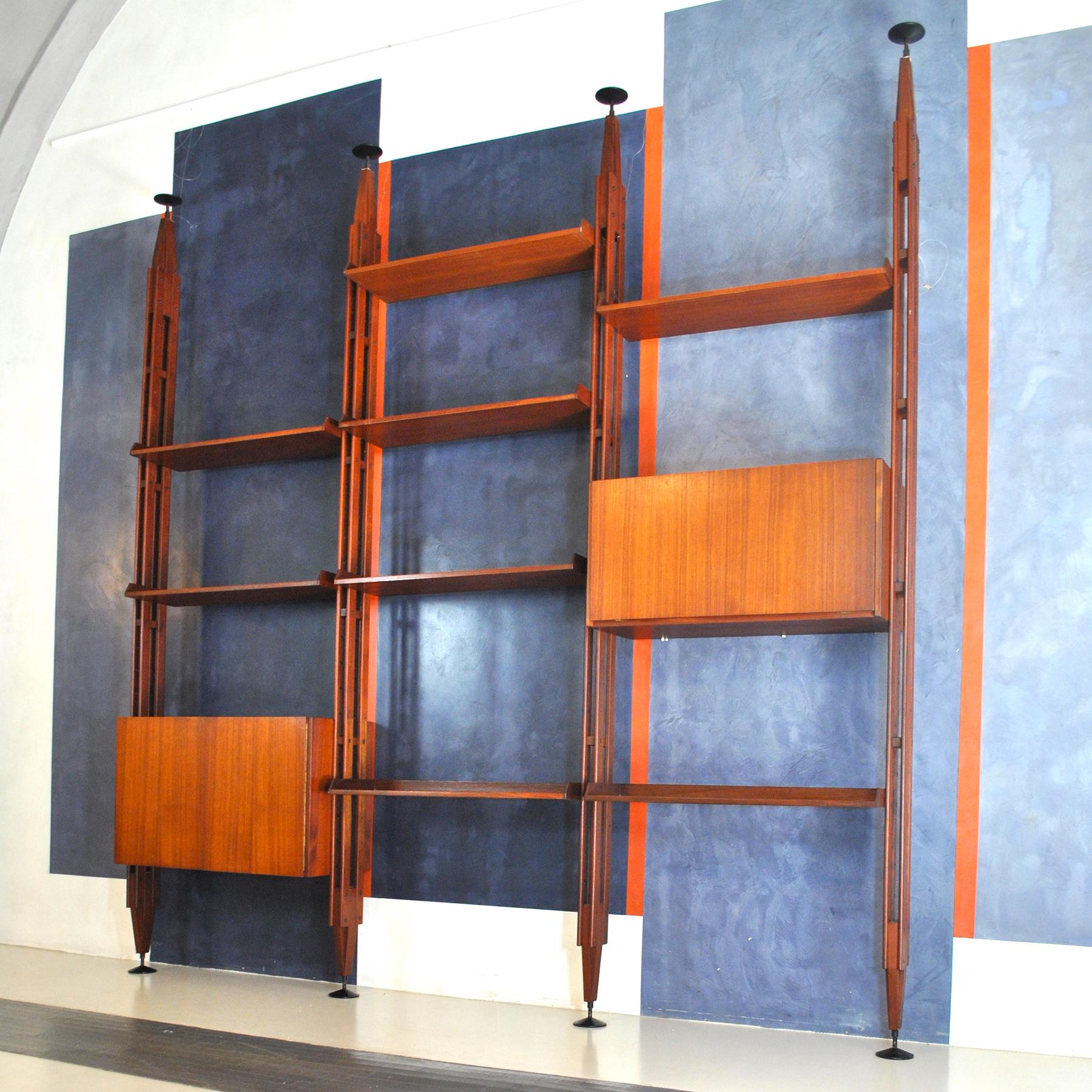 Mid-20th Century Franco Albini Italian Midcentury Bookcase Model LB7