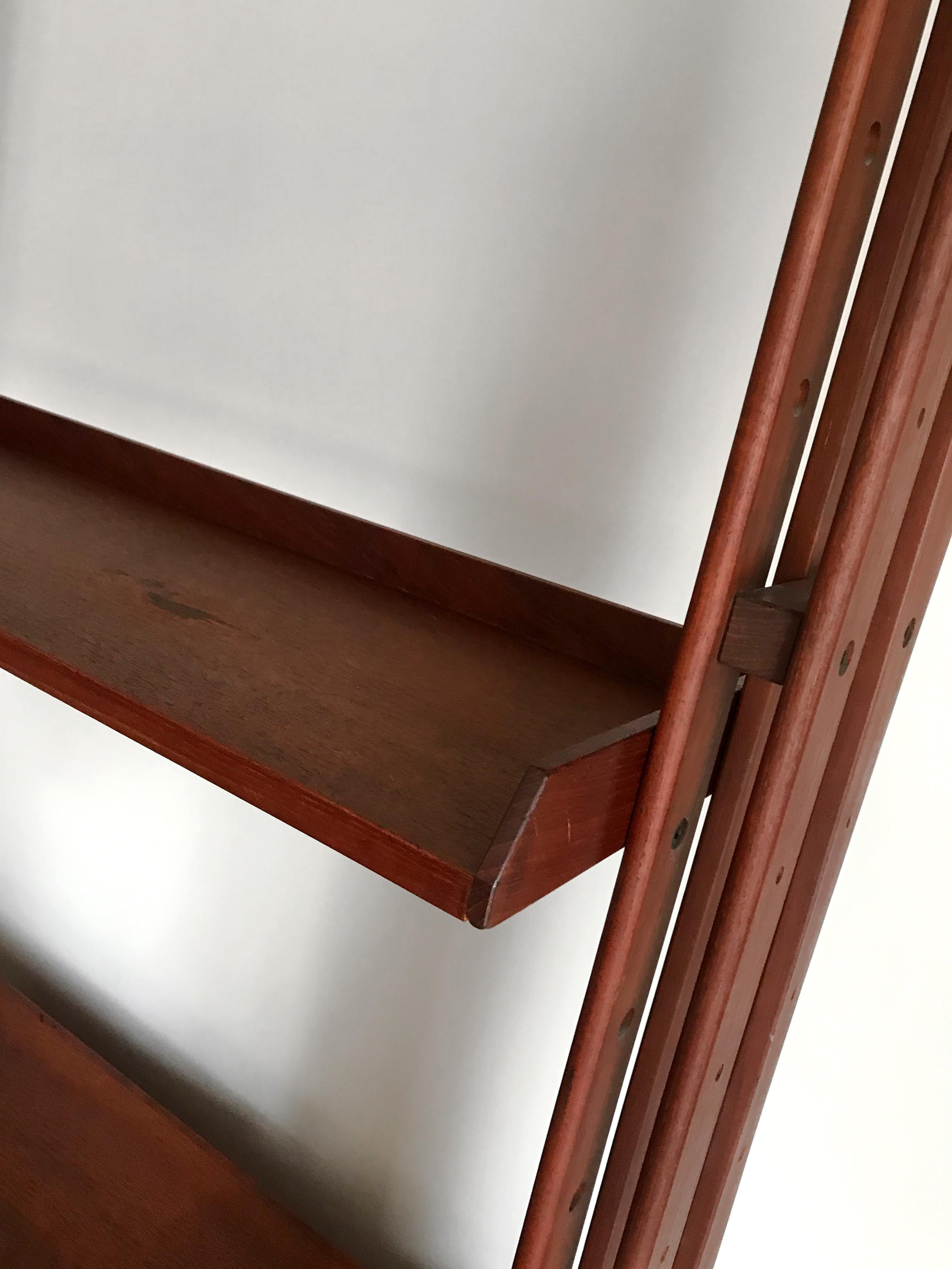 Franco Albini Italian Midcentury Wood Bookcase LB7 for Poggi, 1950s 6
