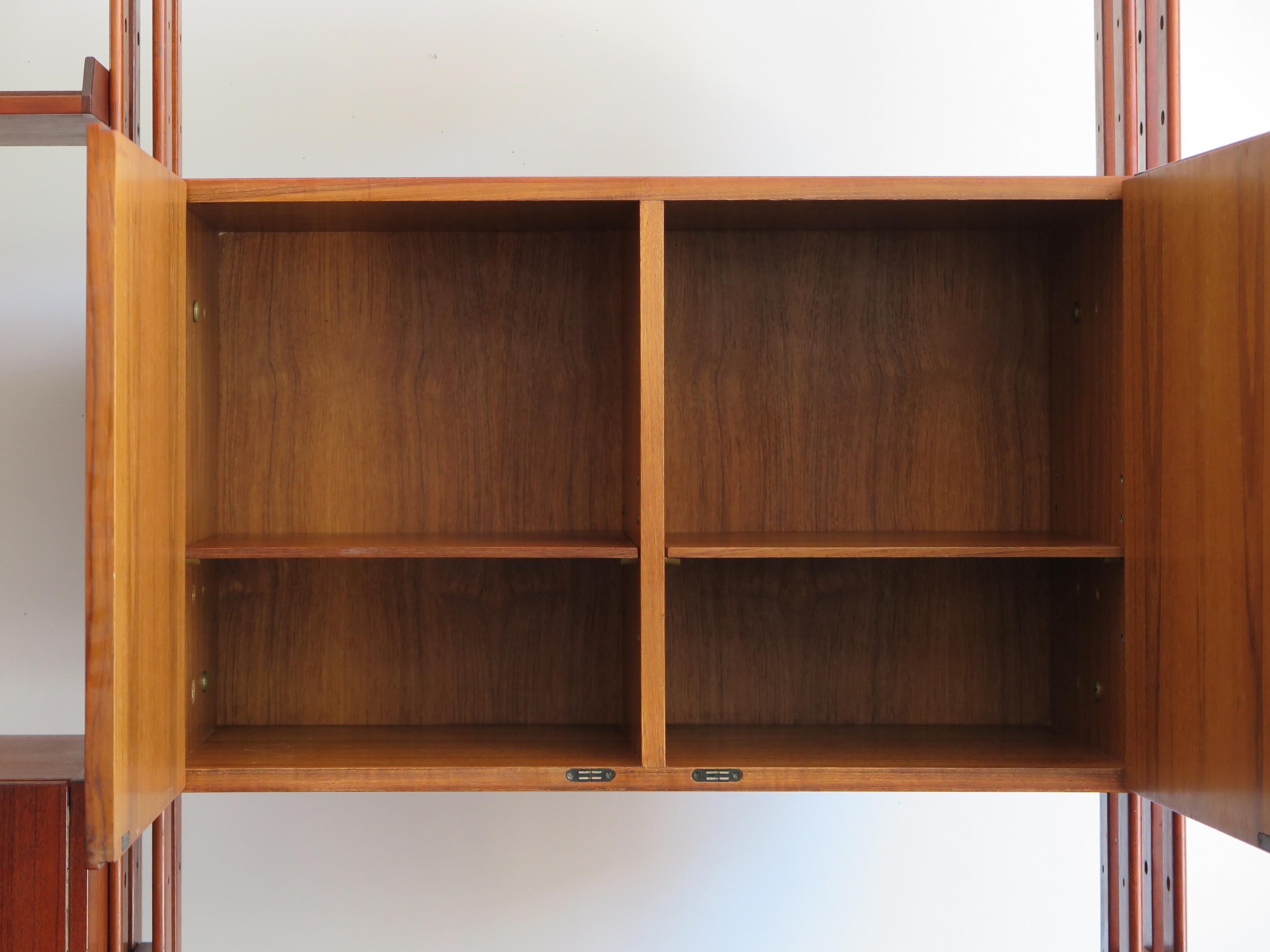 Veneer Franco Albini Italian Midcentury Wood Bookcase LB7 for Poggi, 1950s