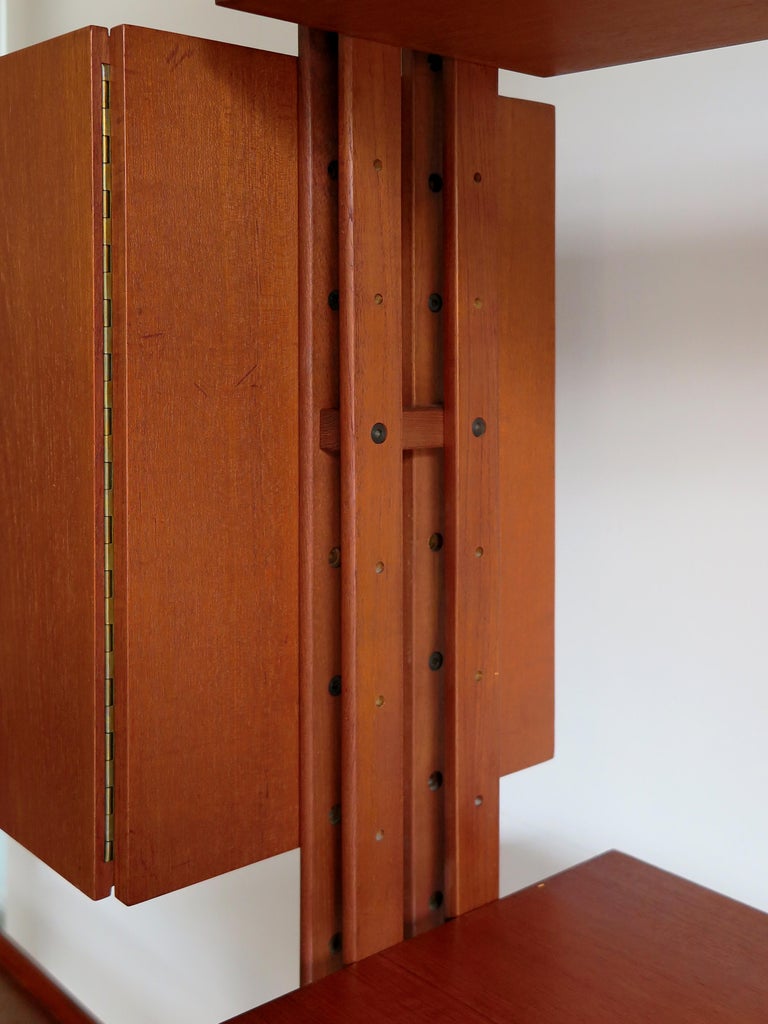 Mid-20th Century Franco Albini Italian Midcentury Wood Bookcase LB7 for Poggi, 1950s