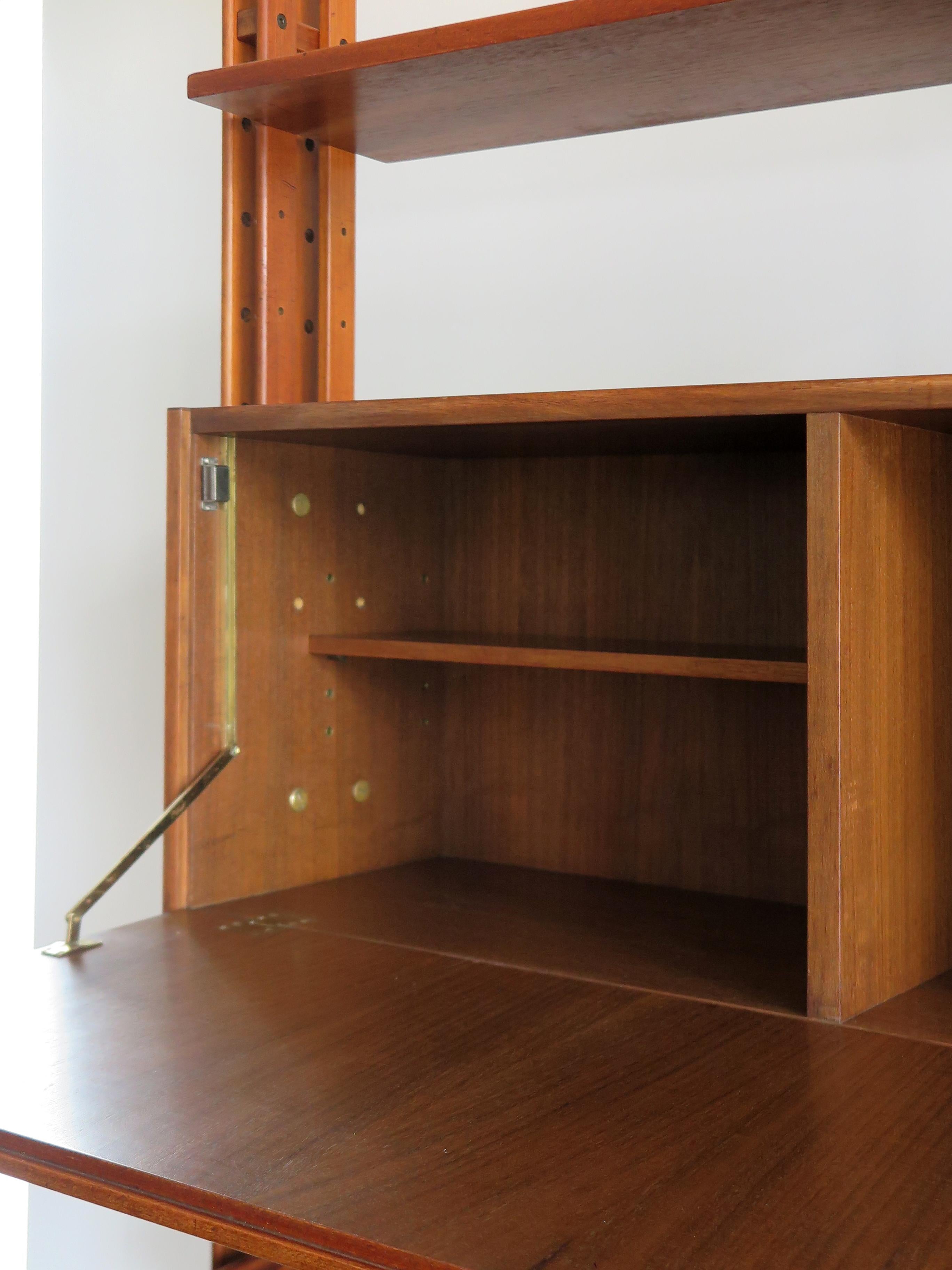 Metal Franco Albini Italian Midcentury Wood Bookcase LB7 for Poggi, 1950s