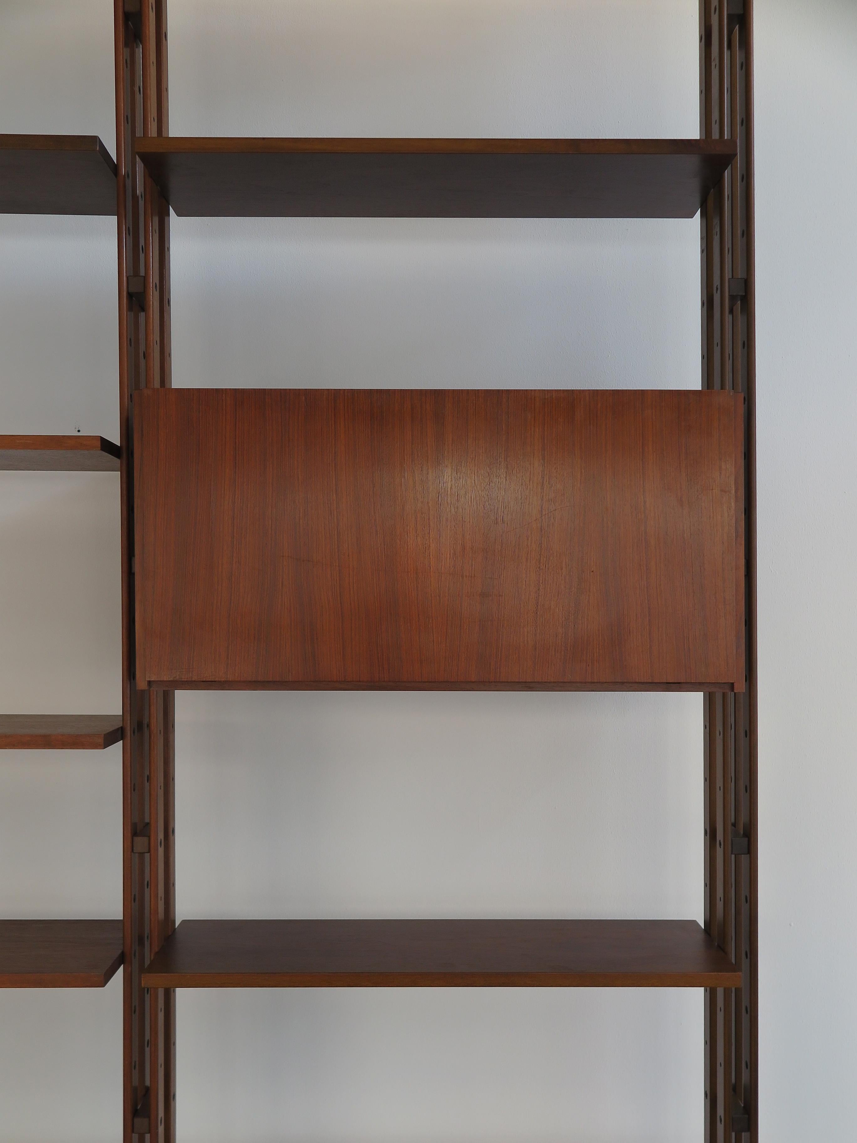 Franco Albini Italian Midcentury Wood Bookcase Lb7 for Poggi, 1950s 1
