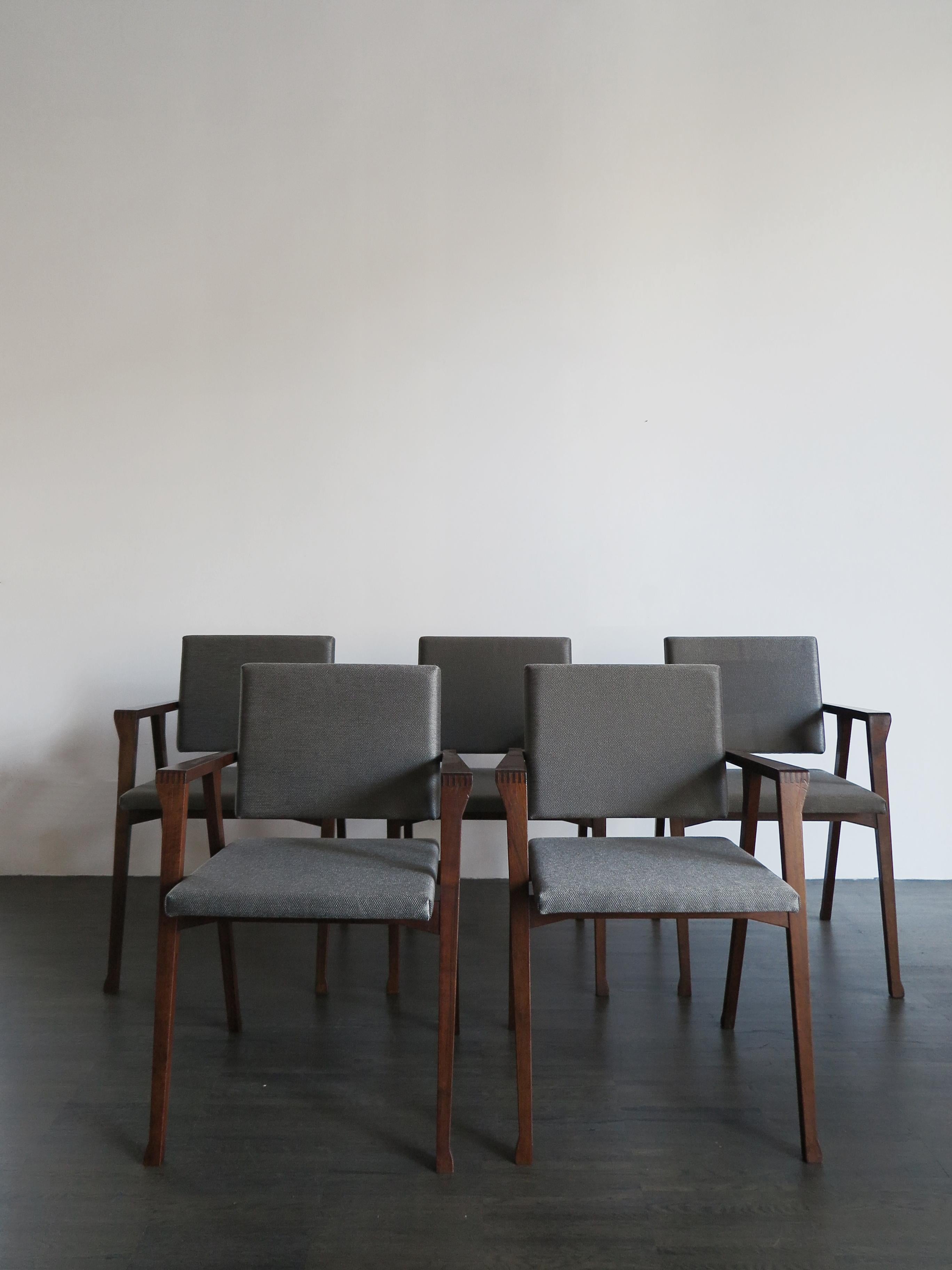 Set of five famous and amazing solid wood and fabric chairs armchair model Luisa designed by Italian designer Franco Albini and produced by Poggi Pavia from 1955.
Solid wood structure, seat and back padded with foam covered in new fabric, 1950s