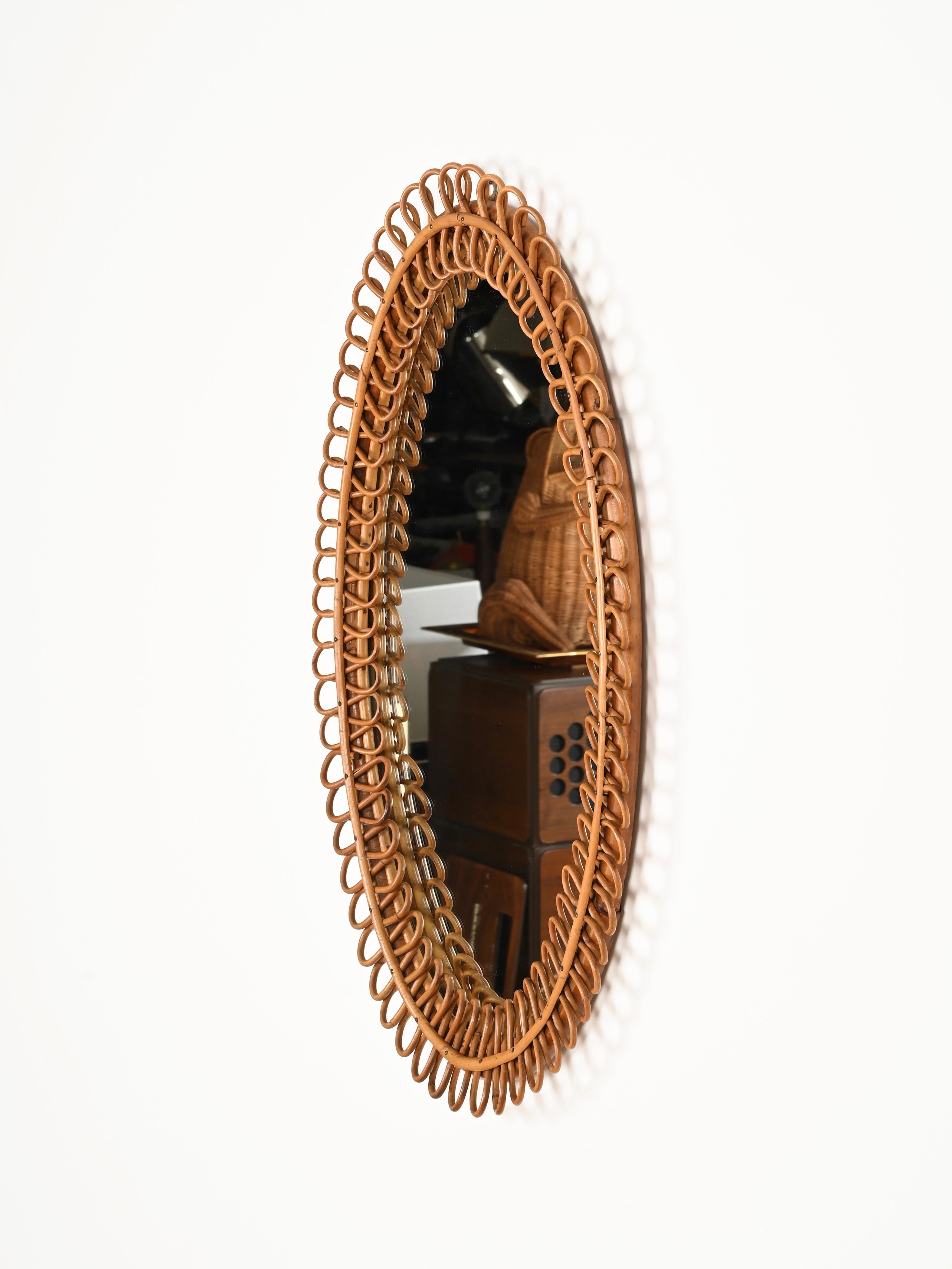 Italiano Franco Albini Grande specchio ovale in rattan curvato e bambù, Italia 1960s in vendita