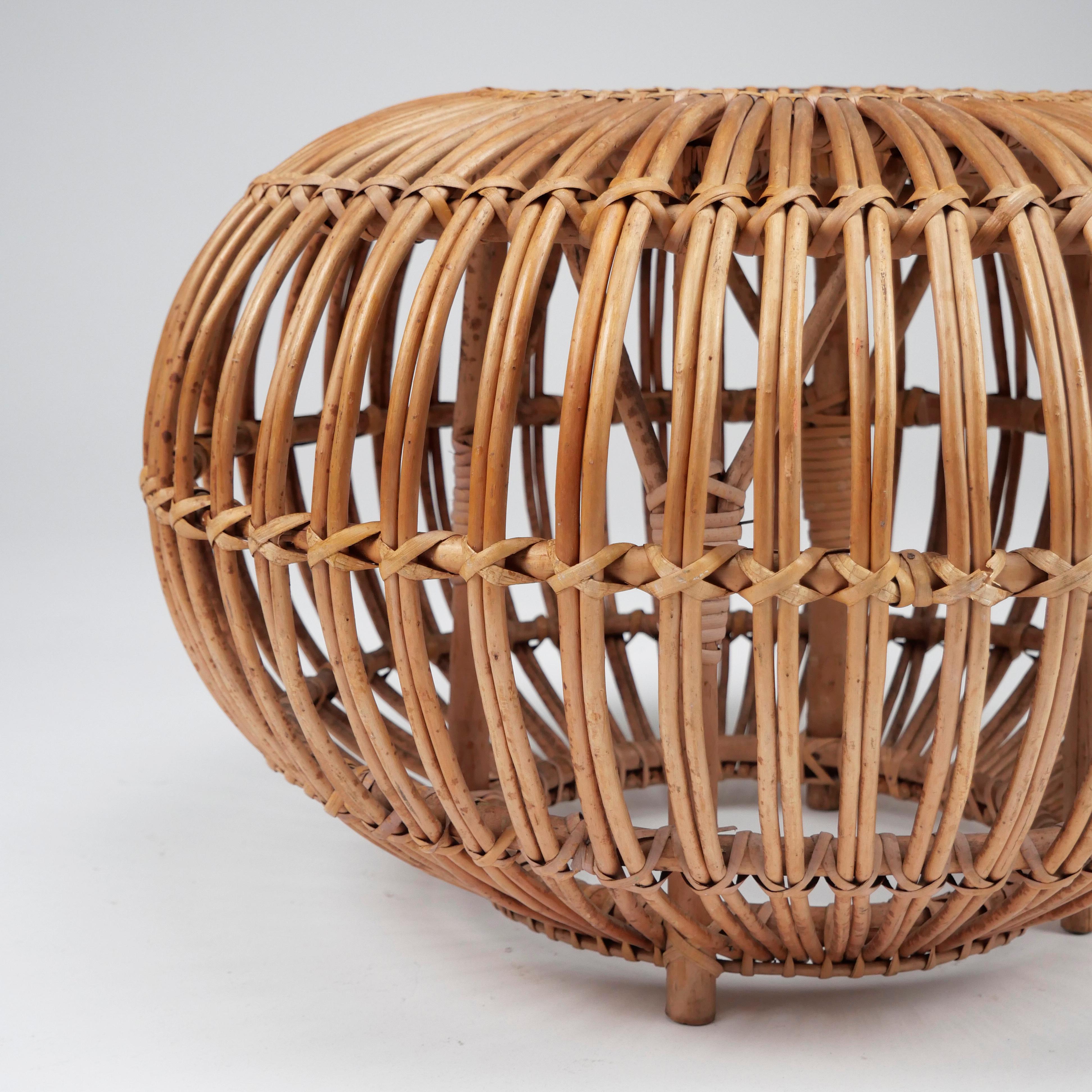 italien Franco Albini, grand tabouret ottoman en rotin du milieu du siècle dernier en vente