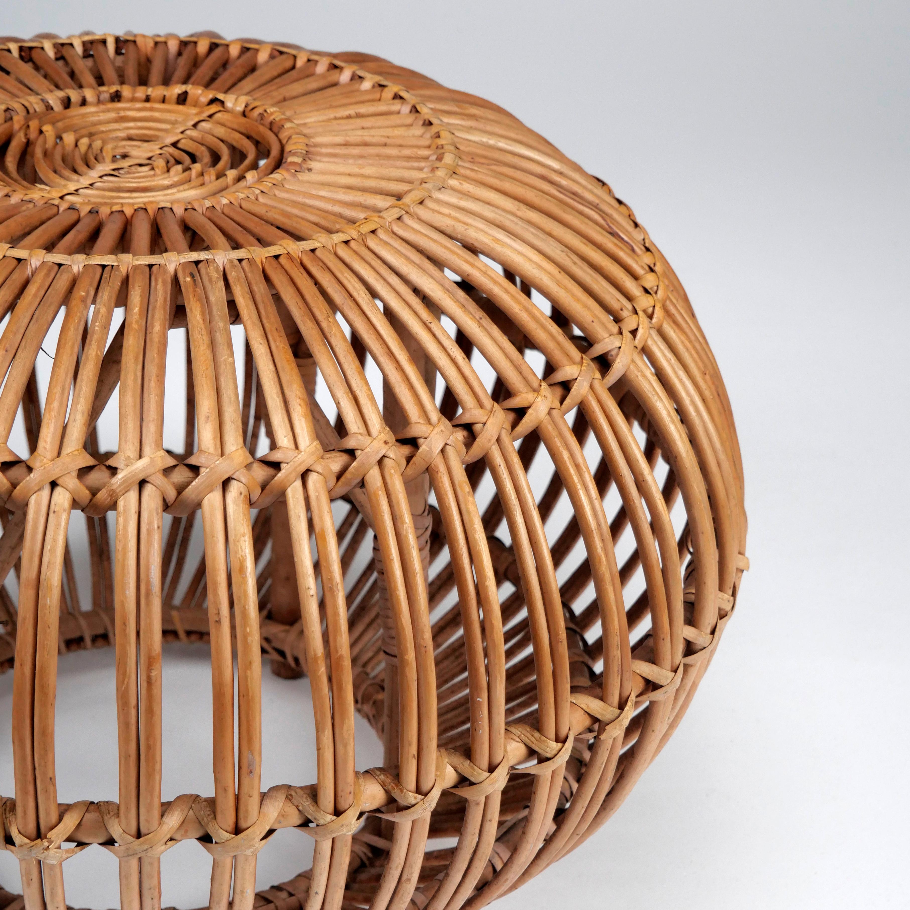 Franco Albini, grand tabouret ottoman en rotin du milieu du siècle dernier Bon état - En vente à London, GB