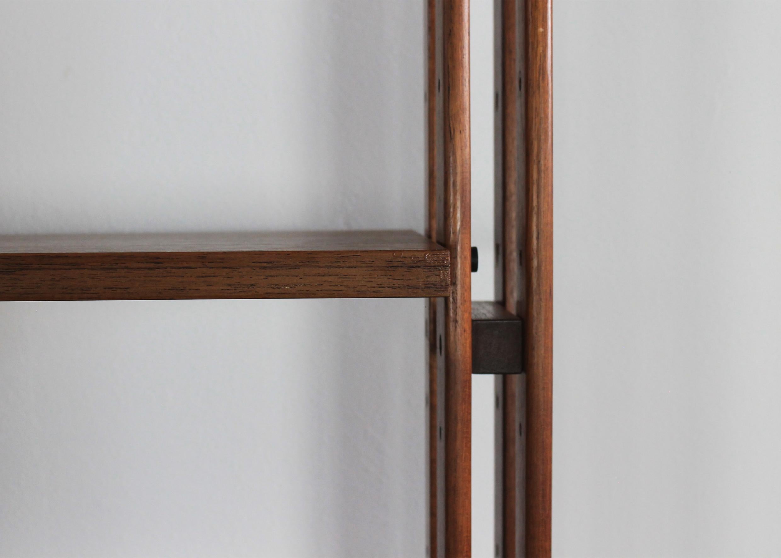 Mid-20th Century Franco Albini LB7 Bookcase in Teak Wood by Poggi Pavia 1950s Italy For Sale