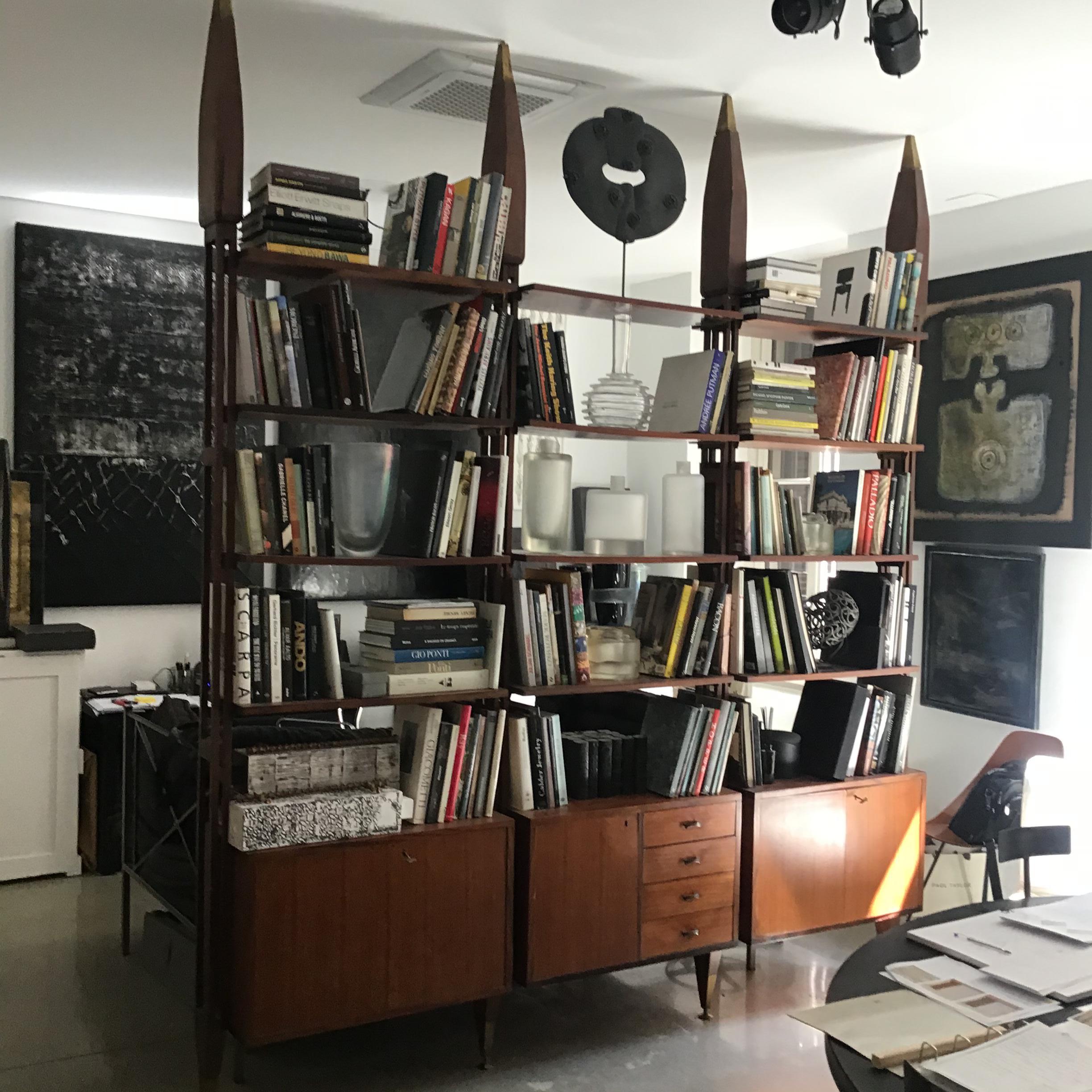 Franco Albini Libreria Legno Ottone/Bronzo 1960 Italia Madera en venta