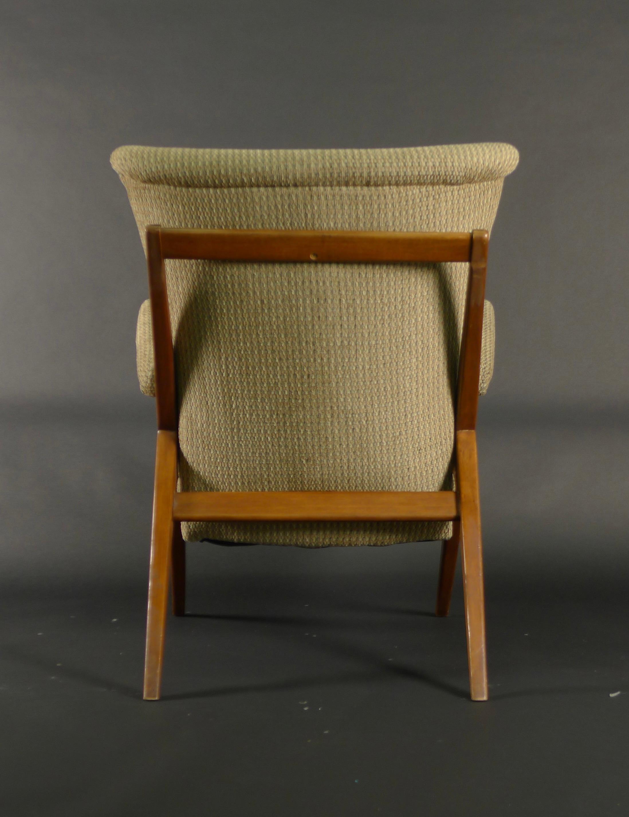 Franco Albini, Lounge Chair model CA832, by Cassina In Good Condition For Sale In Wargrave, Berkshire