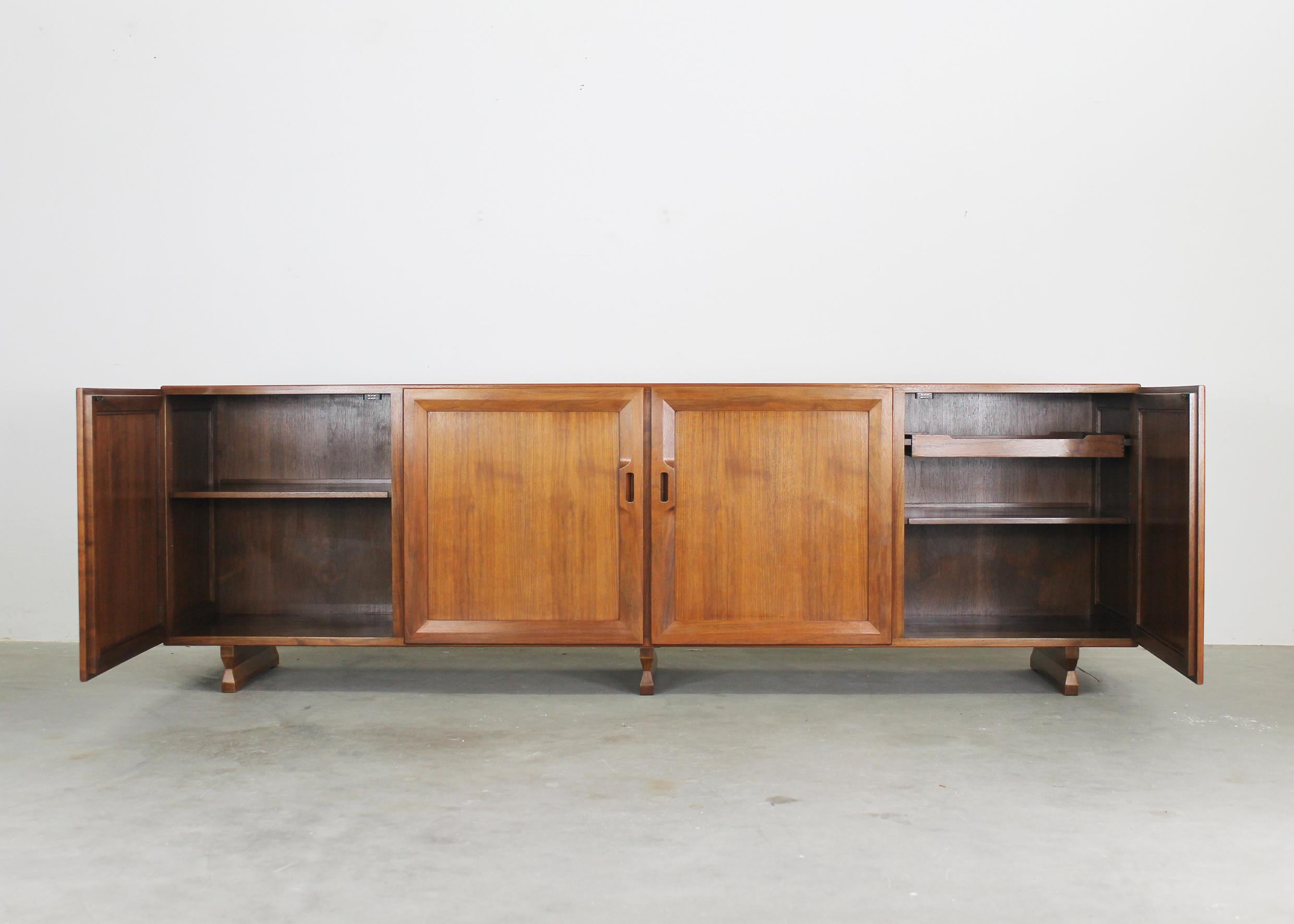 Italian Franco Albini MB15 Large Sideboard with Four-Doors Panels in Wood by Poggi 1950s For Sale