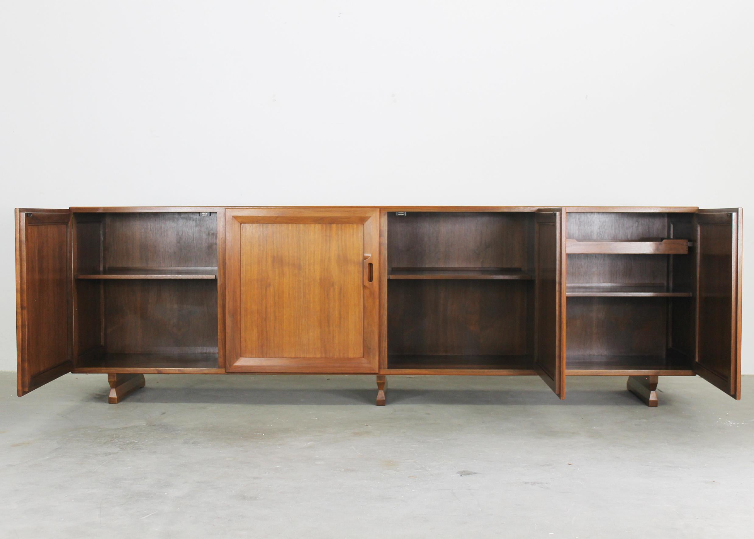 Other Franco Albini MB15 Large Sideboard with Four-Doors Panels in Wood by Poggi 1950s For Sale