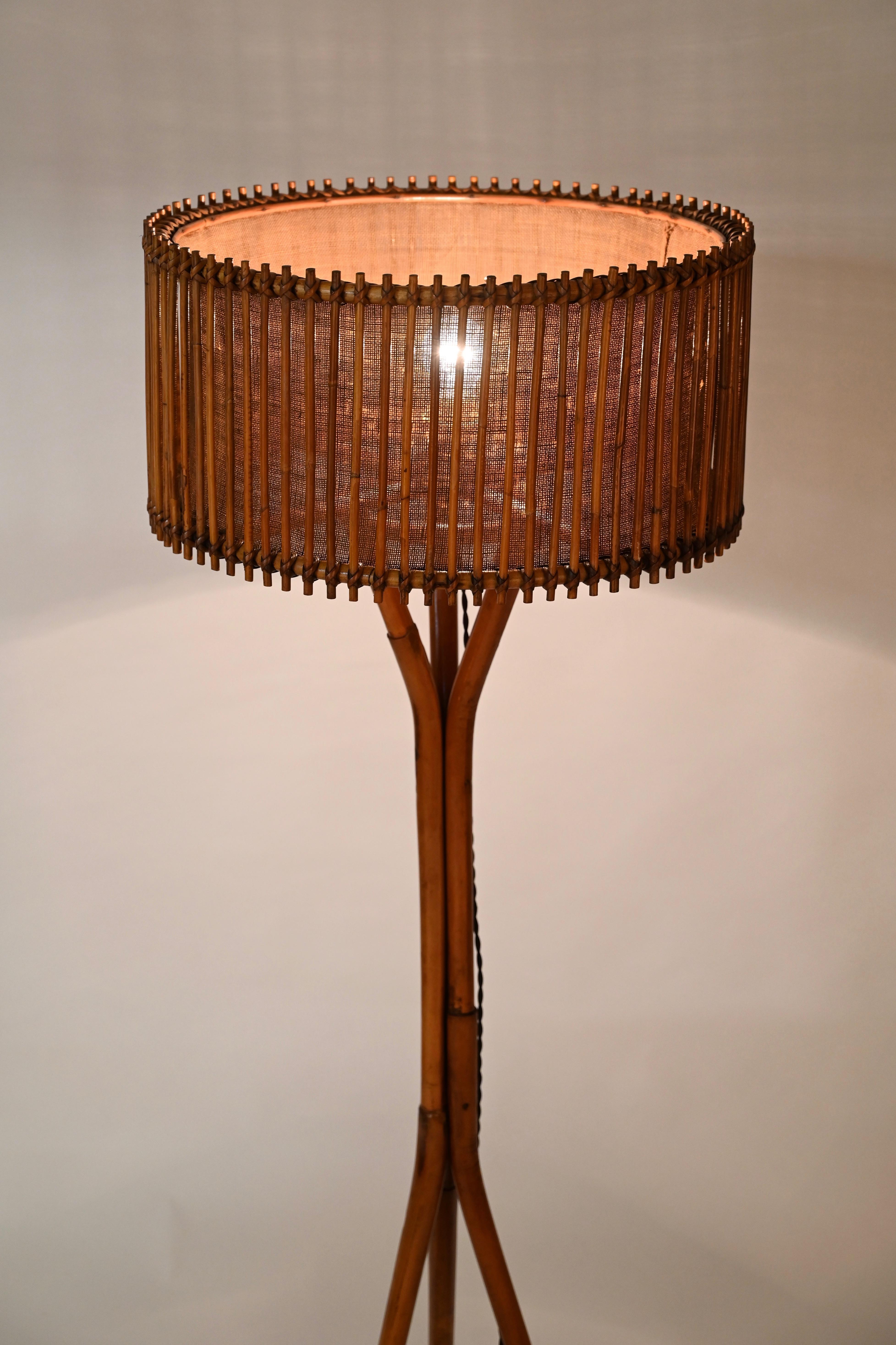 Franco Albini Lampada da terra di metà secolo in bambù e rattan, vimini, Italia anni '60 in vendita 5