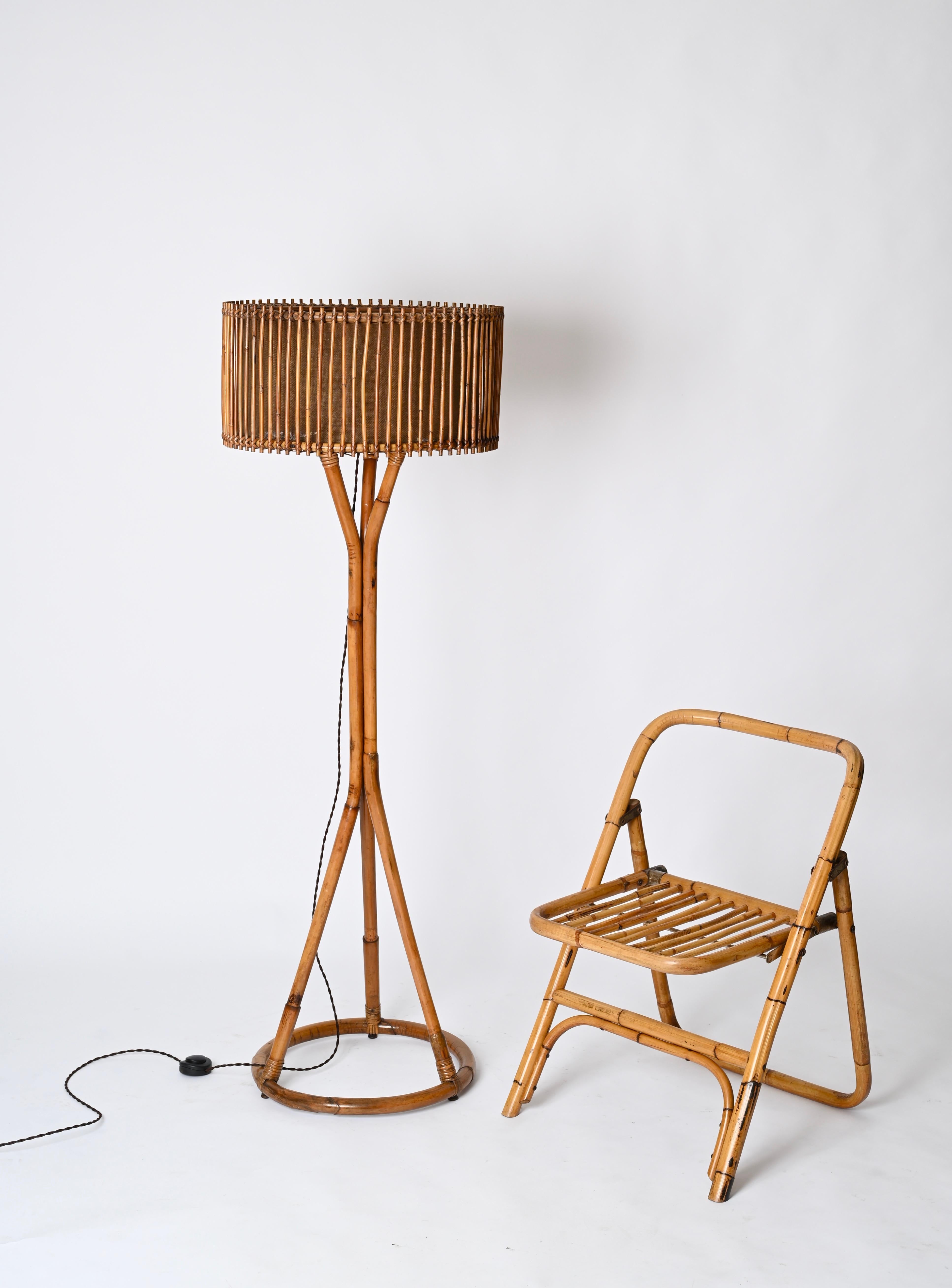 Franco Albini Lampada da terra di metà secolo in bambù e rattan, vimini, Italia anni '60 In condizioni buone in vendita a Roma, IT