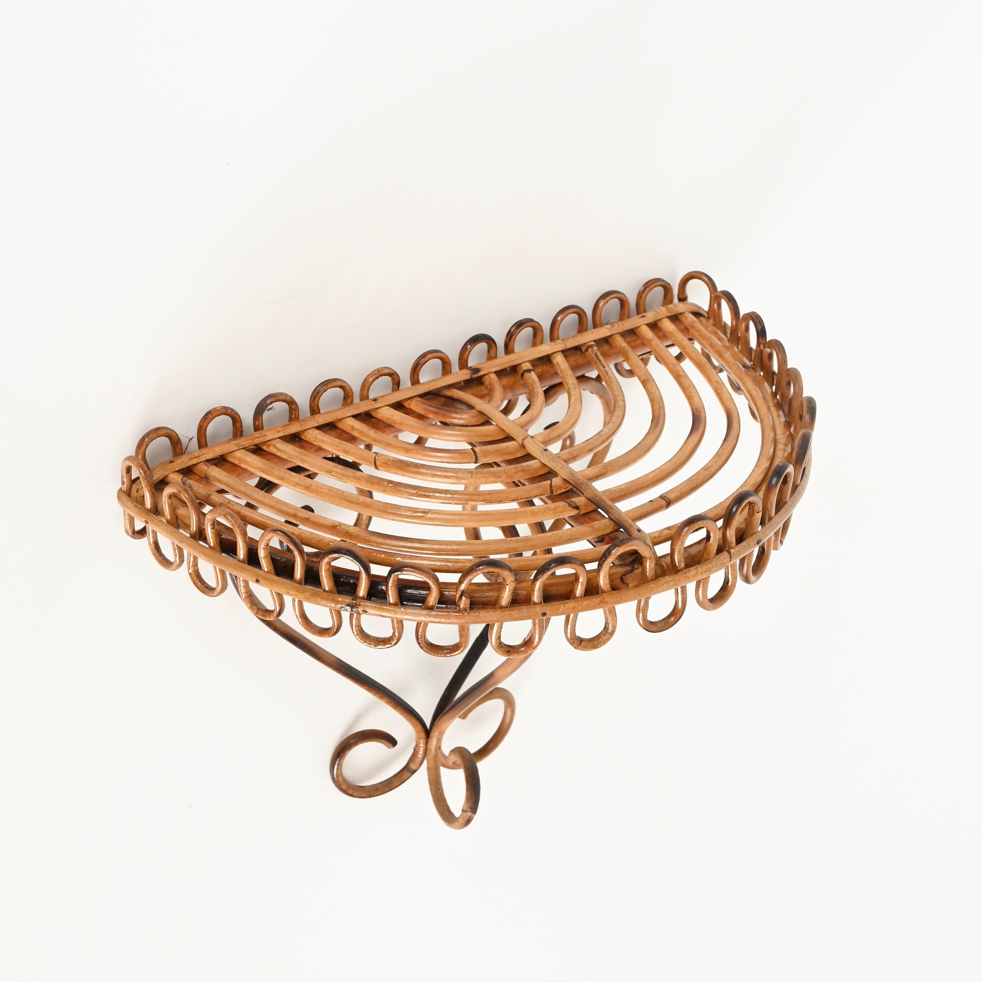 Franco Albini Wandregal aus geschwungenem Rattan und Bambus aus der Mitte des Jahrhunderts, Italien 1960er Jahre im Angebot 3
