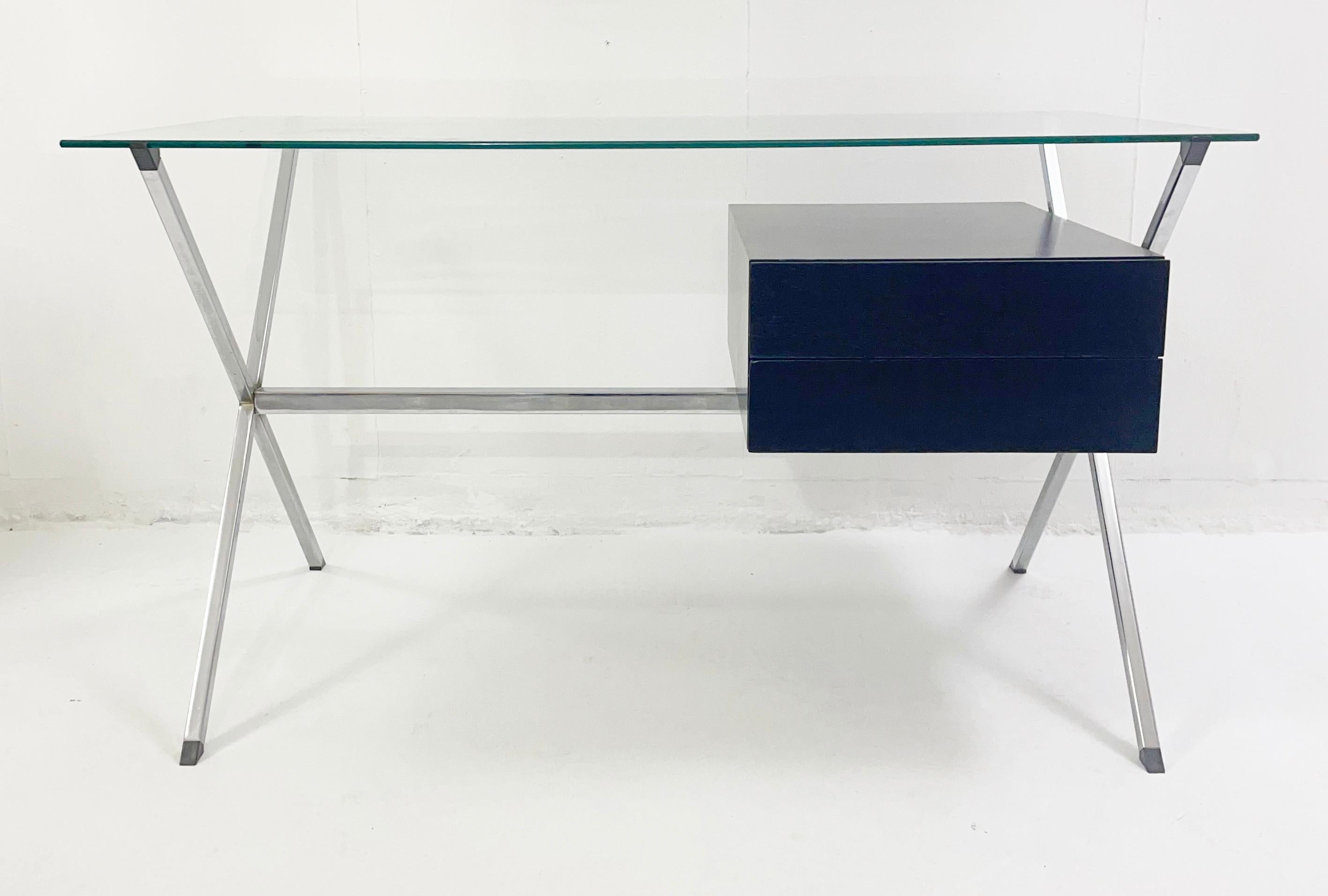 Franco Albini Minimalist desk for Knoll International, 1950s
Mid-Century Modern European desk. 
Franco Albini was an Italian architect and designer. He was a very important figure in the Rationalist Movement. He excelled in architectural,