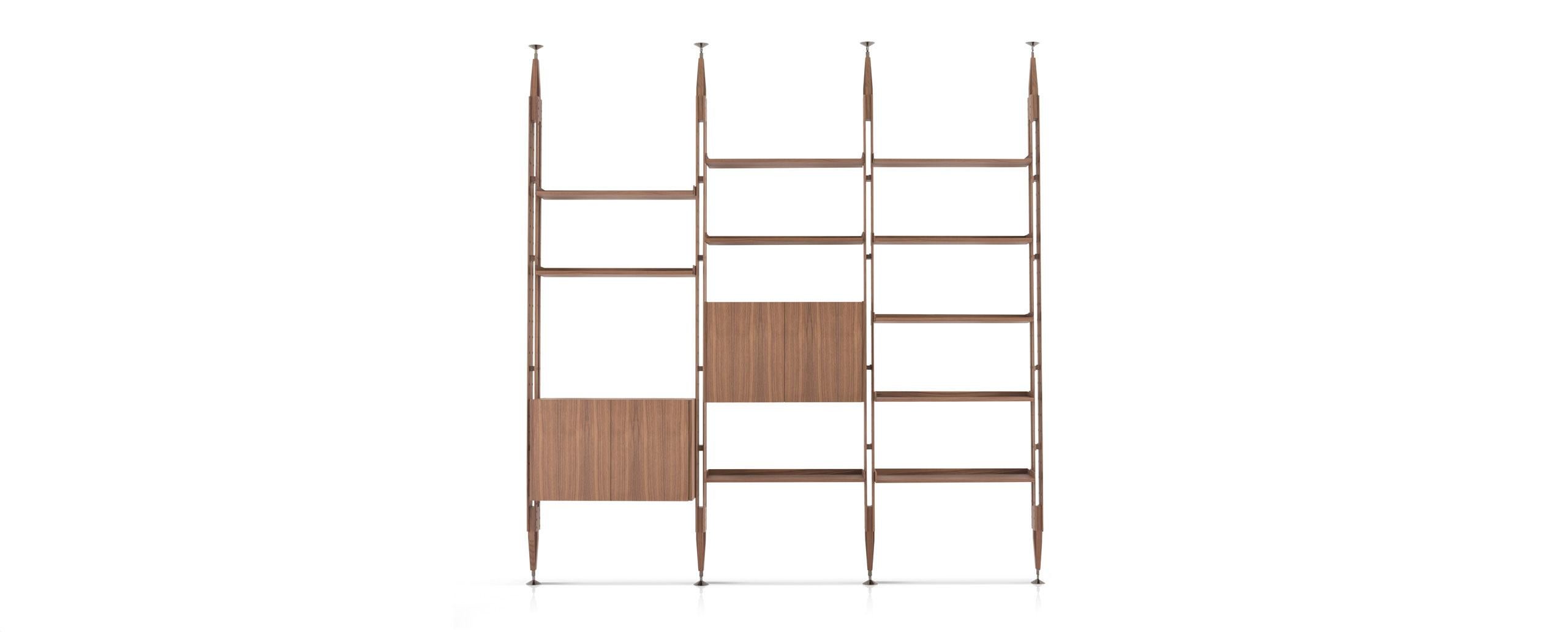 Modular bookcase designed by Franco Albini in 1957. Relaunched in 2008.
Manufactured by Cassina in Italy.

An extremely flexible bookcase, with myriad modular options, suited to being against a wall or as a room partition. Franco Albini designed