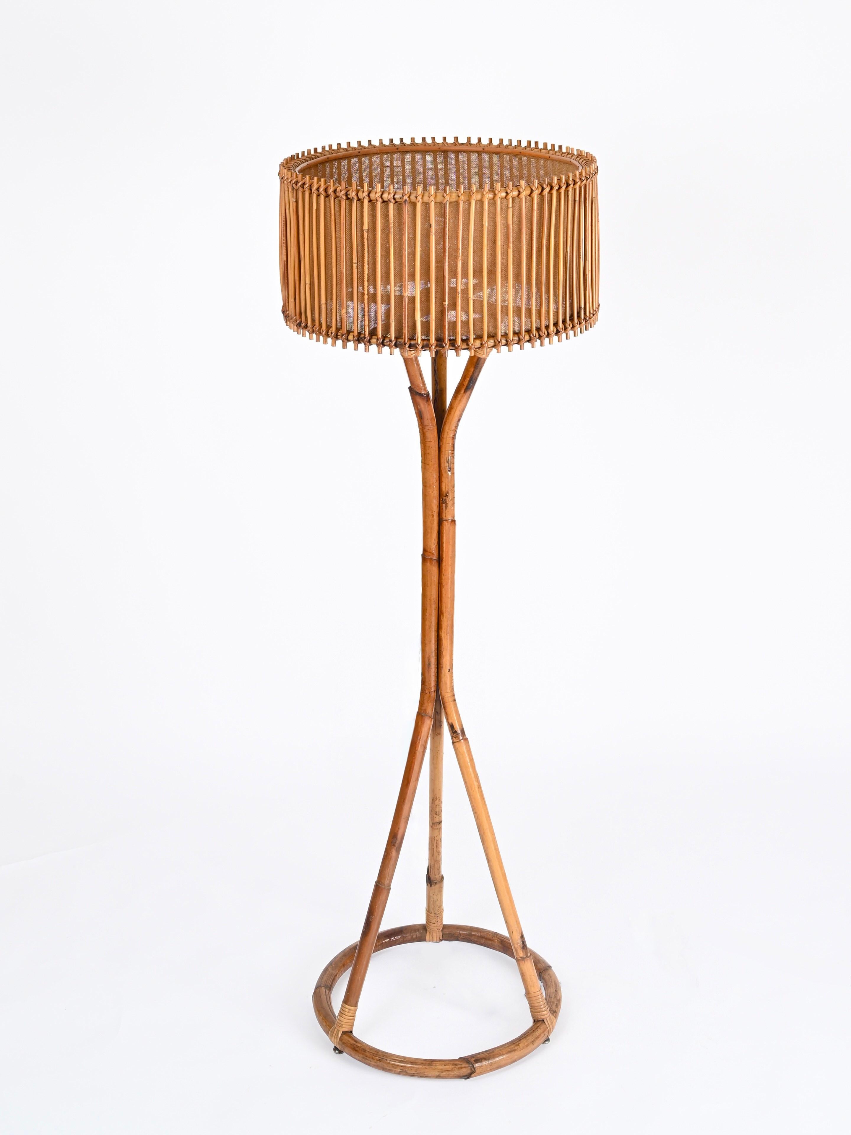 Franco Albini Coppia di lampade da terra in bambù, rattan e vimini, Italia anni '60 in vendita 1