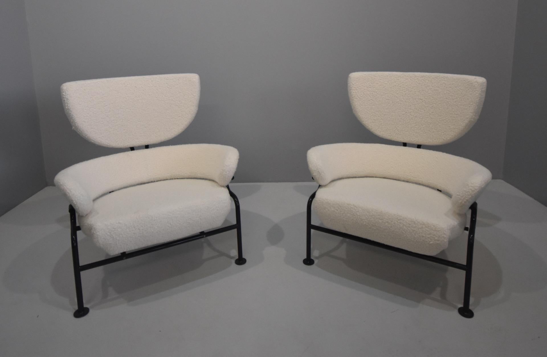 Pair of lounge chairs by famous Italian modernist Franco Albini and Franca Helg 