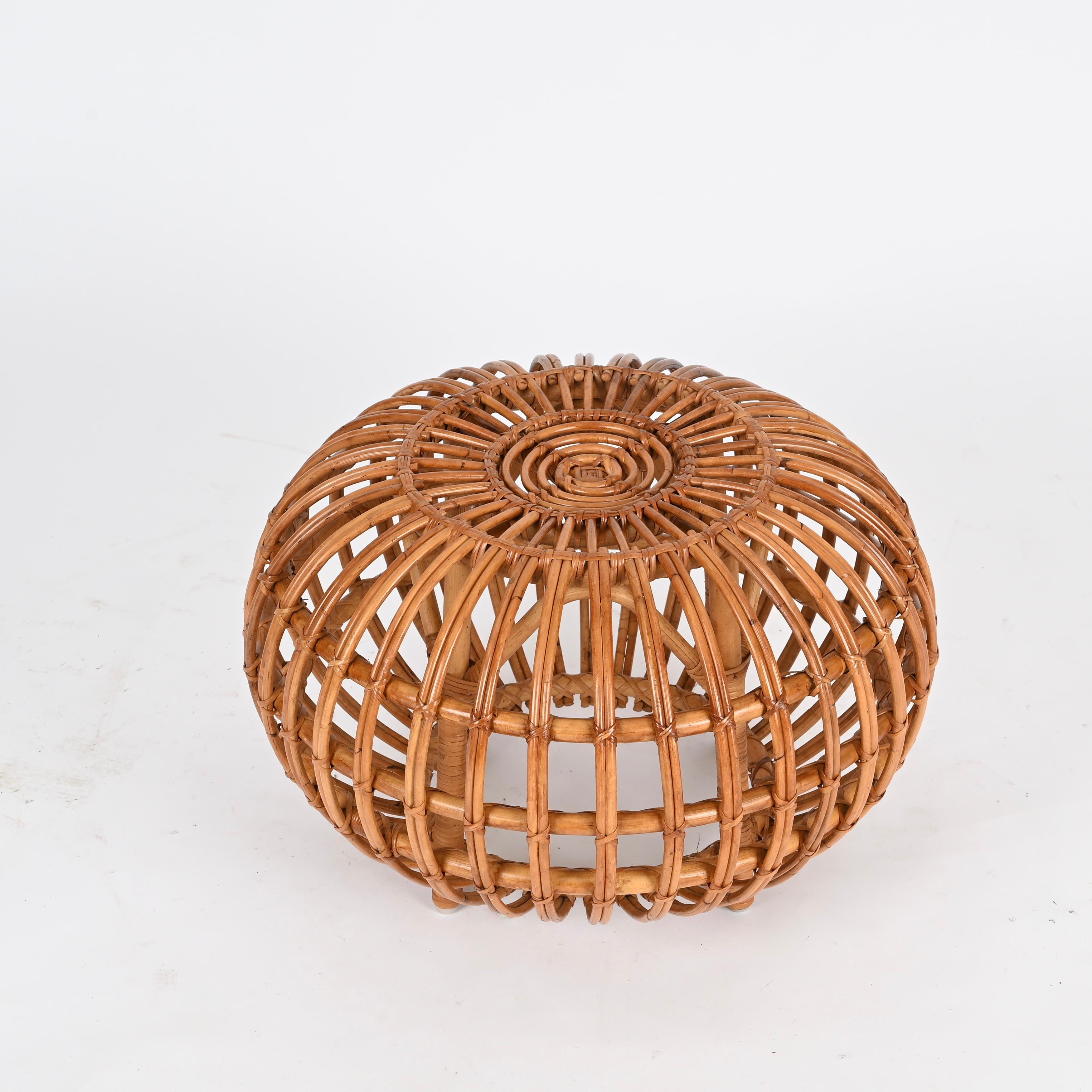 Franco Albini Taburete puf de ratán curvado, bambú y mimbre, Italia Años 60 en venta 4