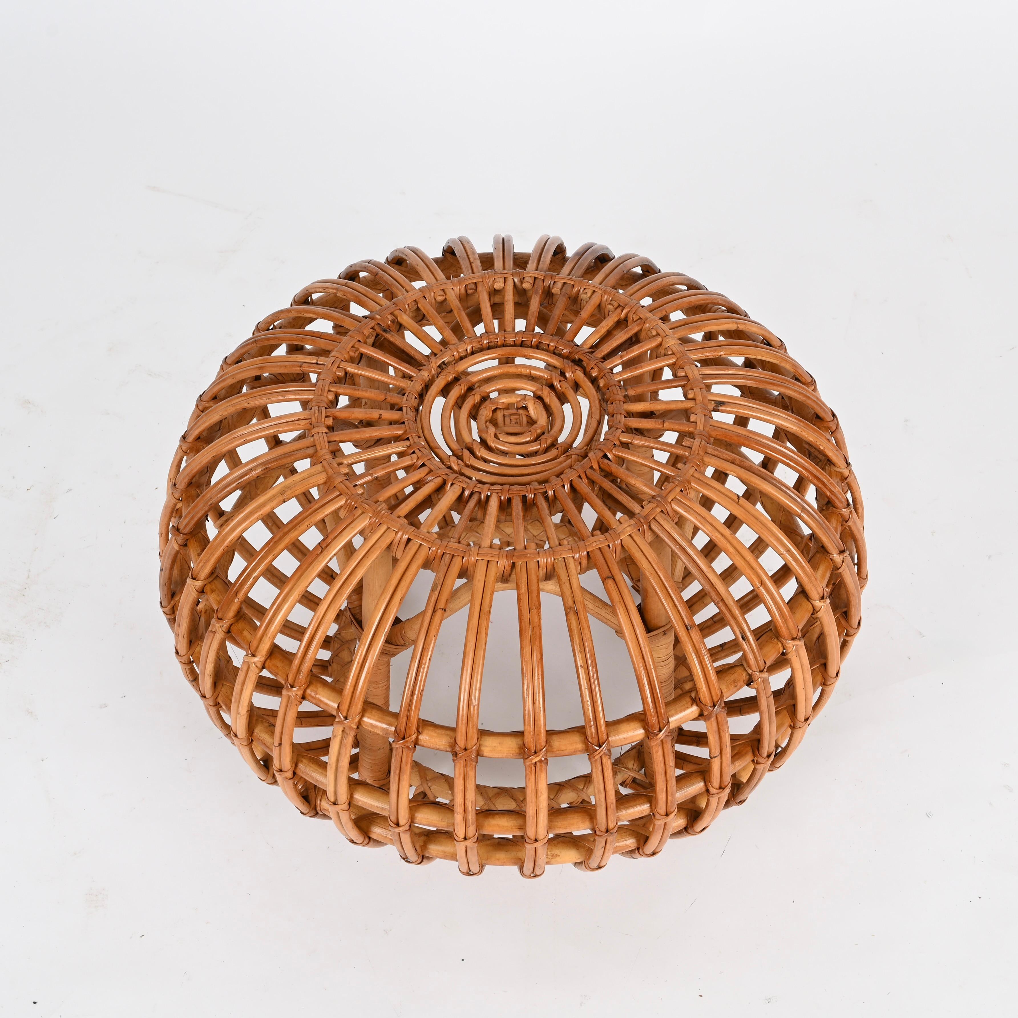 Franco Albini Taburete puf de ratán curvado, bambú y mimbre, Italia Años 60 en venta 5