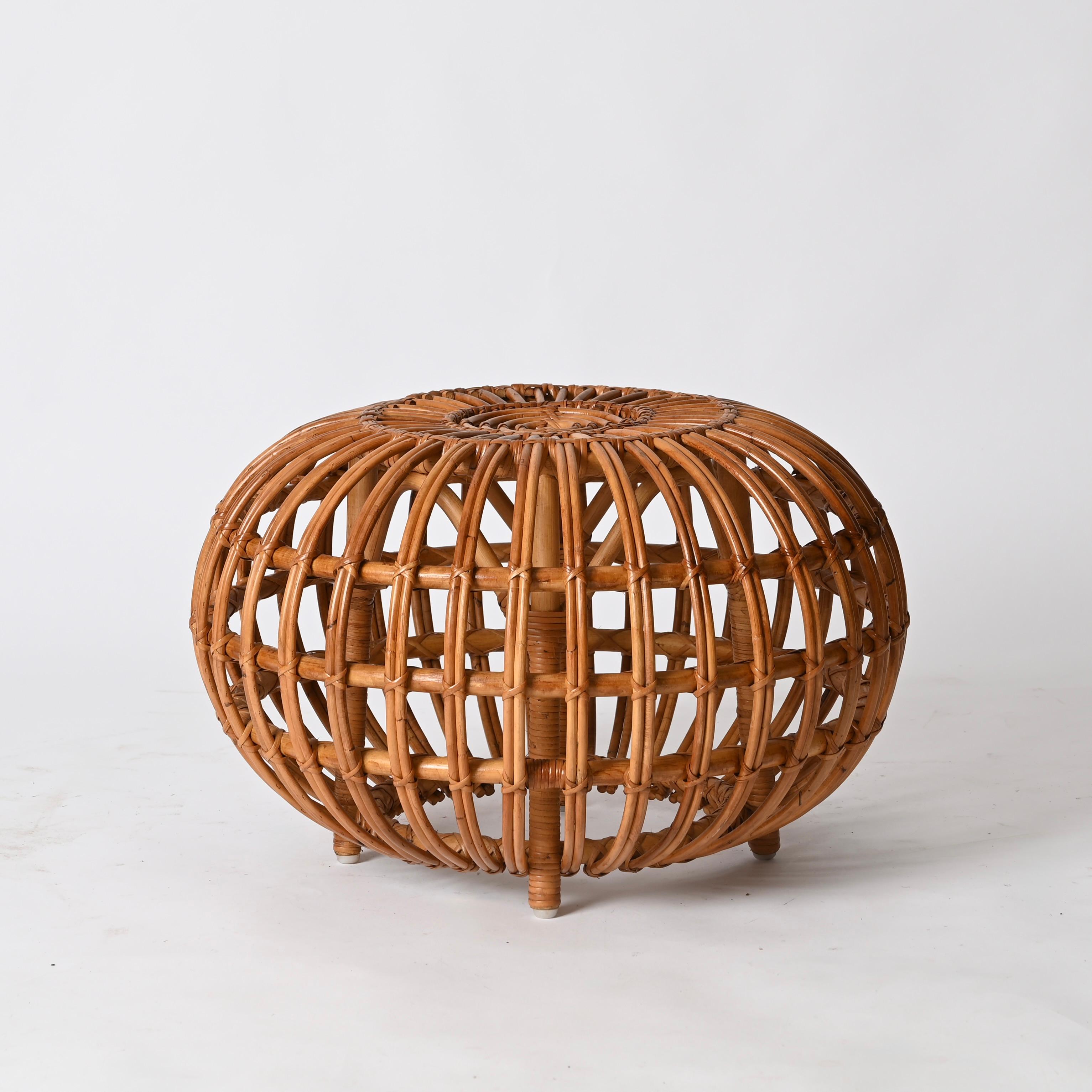 Franco Albini Taburete puf de ratán curvado, bambú y mimbre, Italia Años 60 en Bueno estado para la venta en Roma, IT