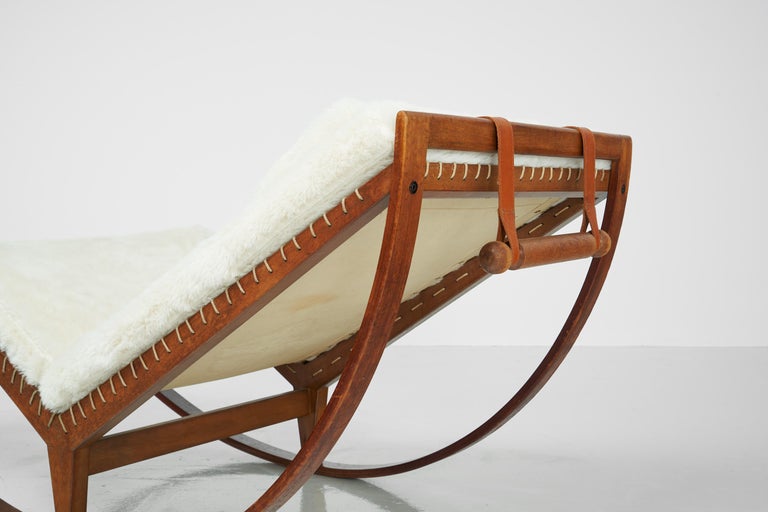 Iconic designed rocking chair model PS16 designed by Franco Albini and manufactured by Poggi, Italy 1959. This is a beautiful, comfortable and important piece of mid 20th century modern design designed by one of the biggest designers Italy had in