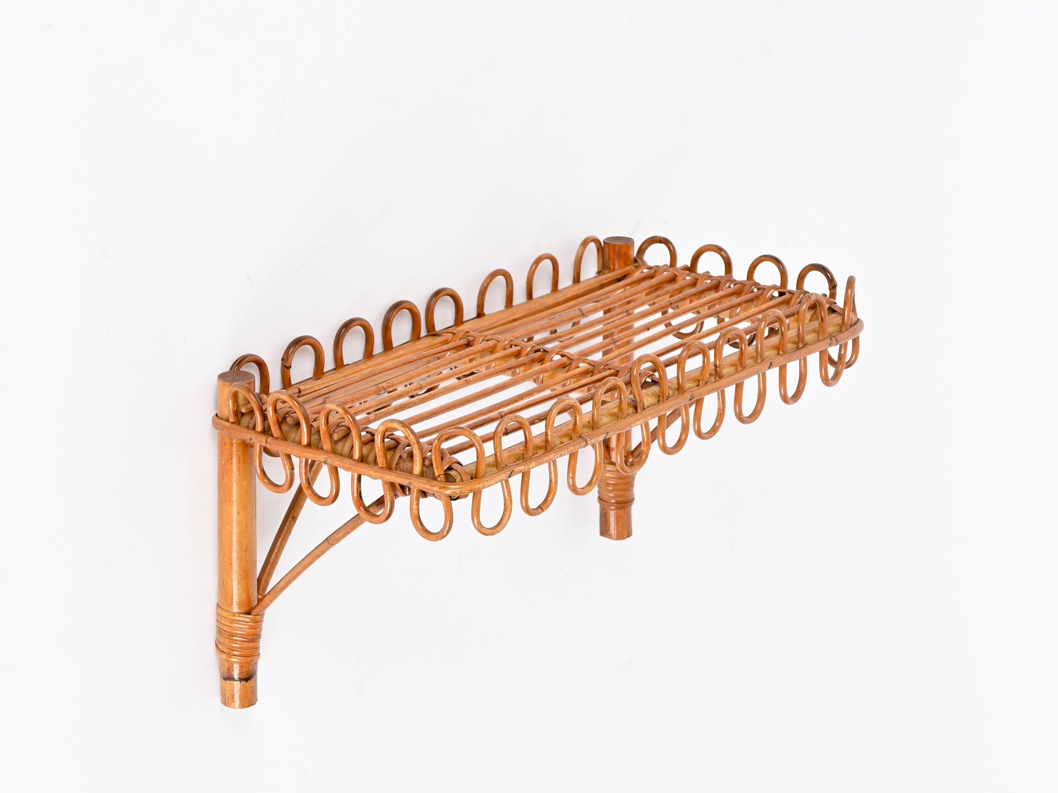 Mid-Century moderno Franco Albini Scaffale da parete in rattan e bambù, Italia 1960s in vendita