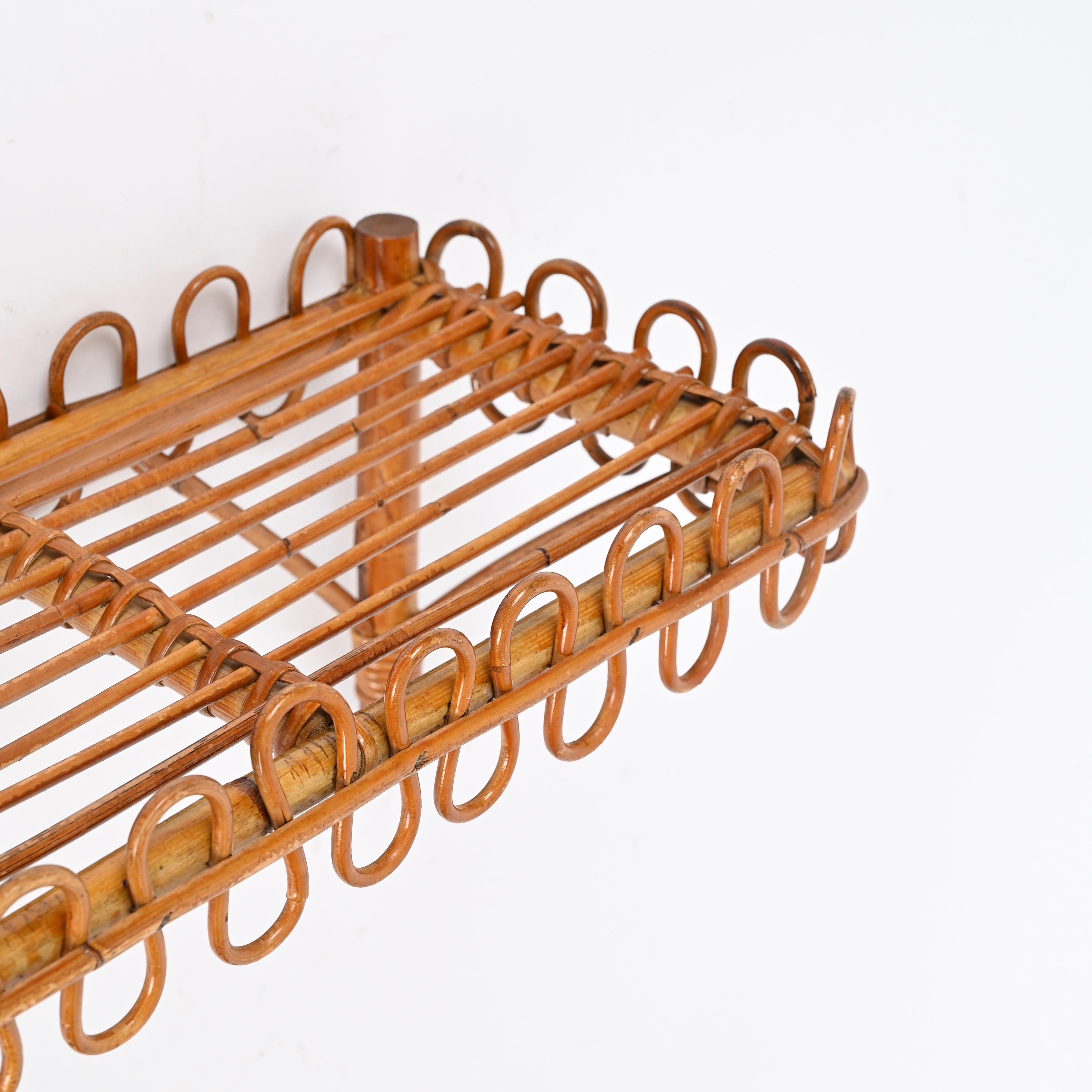 Italiano Franco Albini Scaffale da parete in rattan e bambù, Italia 1960s in vendita
