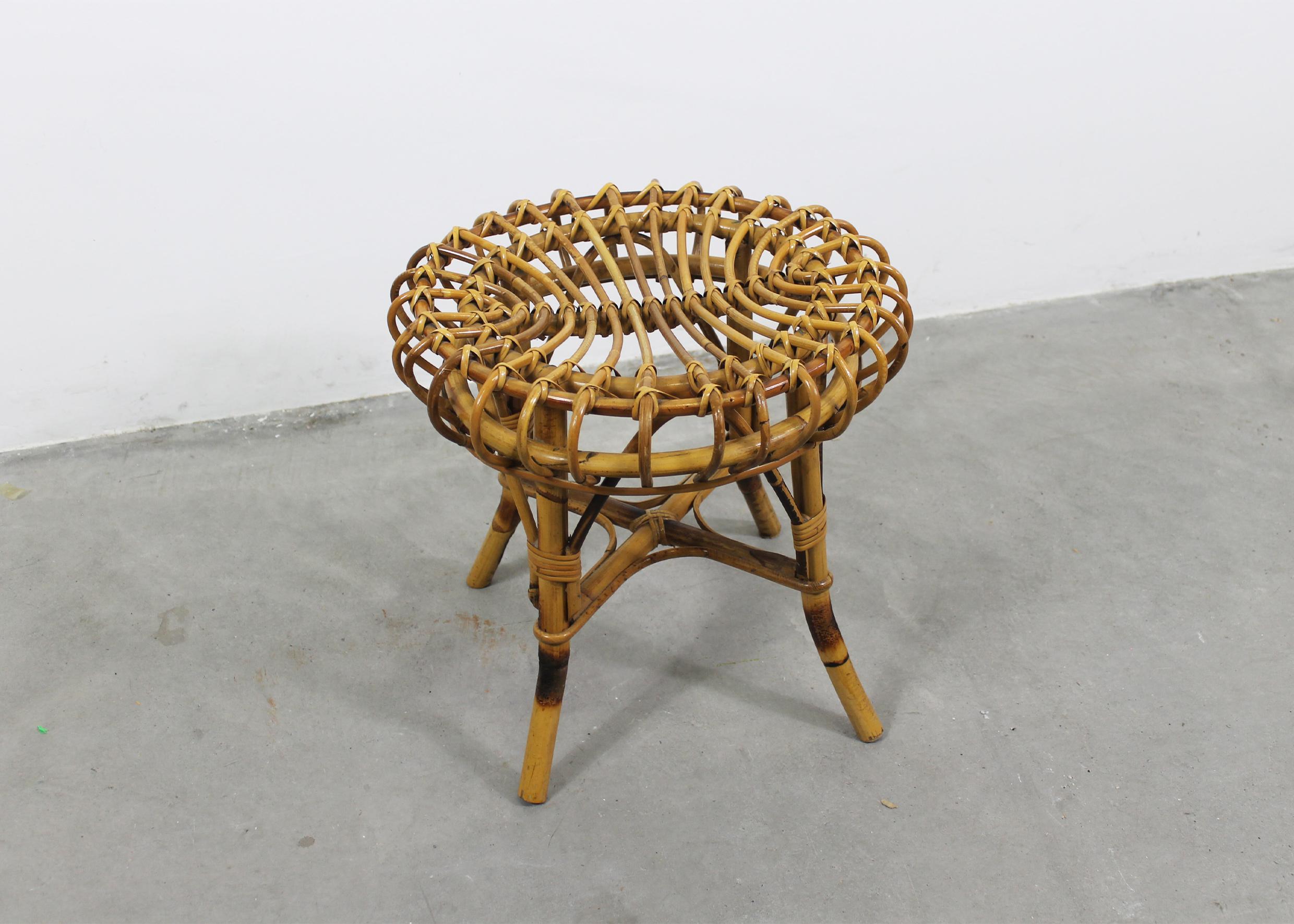 Ensemble de deux tabourets en rotin et bambou de fabrication italienne Franco Albini des années 1960 Bon état - En vente à Montecatini Terme, IT