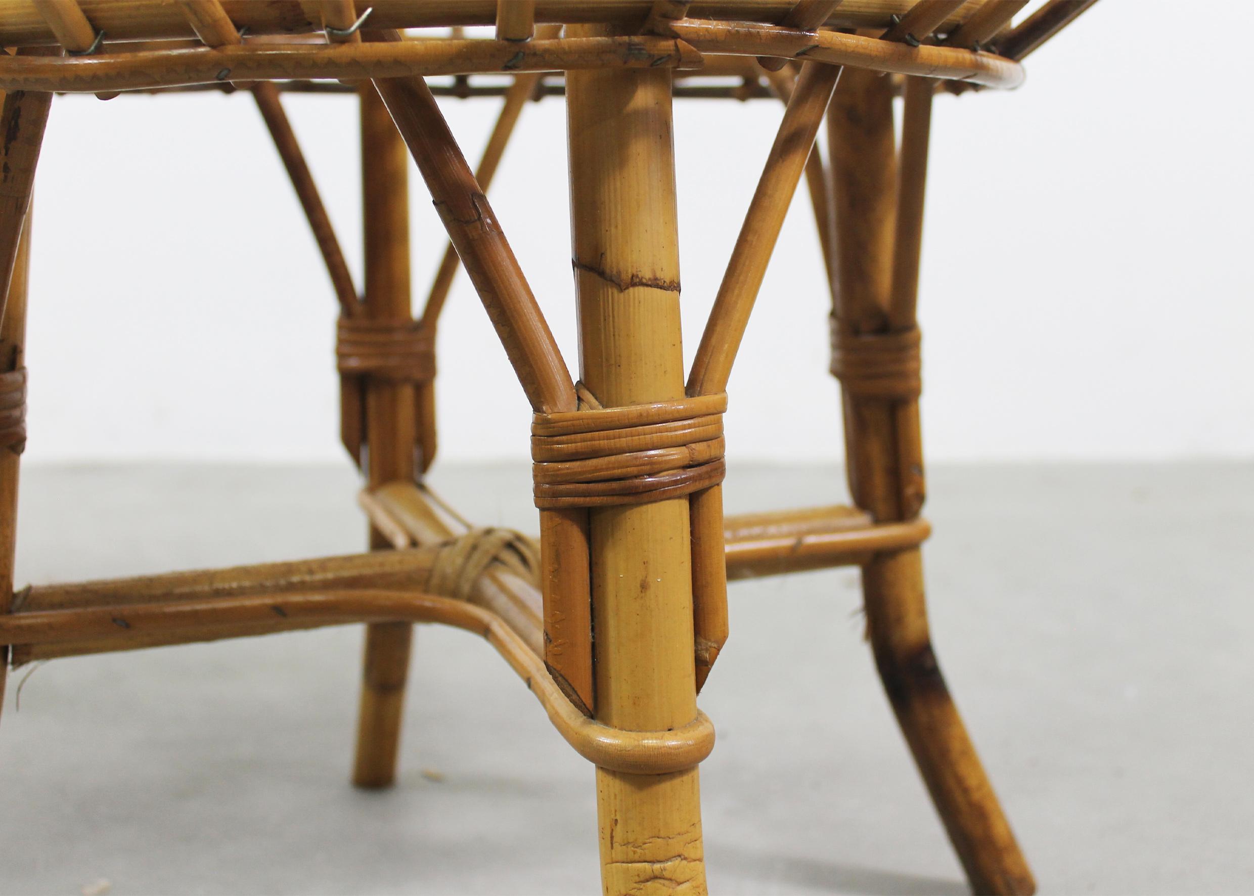Ensemble de deux tabourets en rotin et bambou de fabrication italienne Franco Albini des années 1960 en vente 1