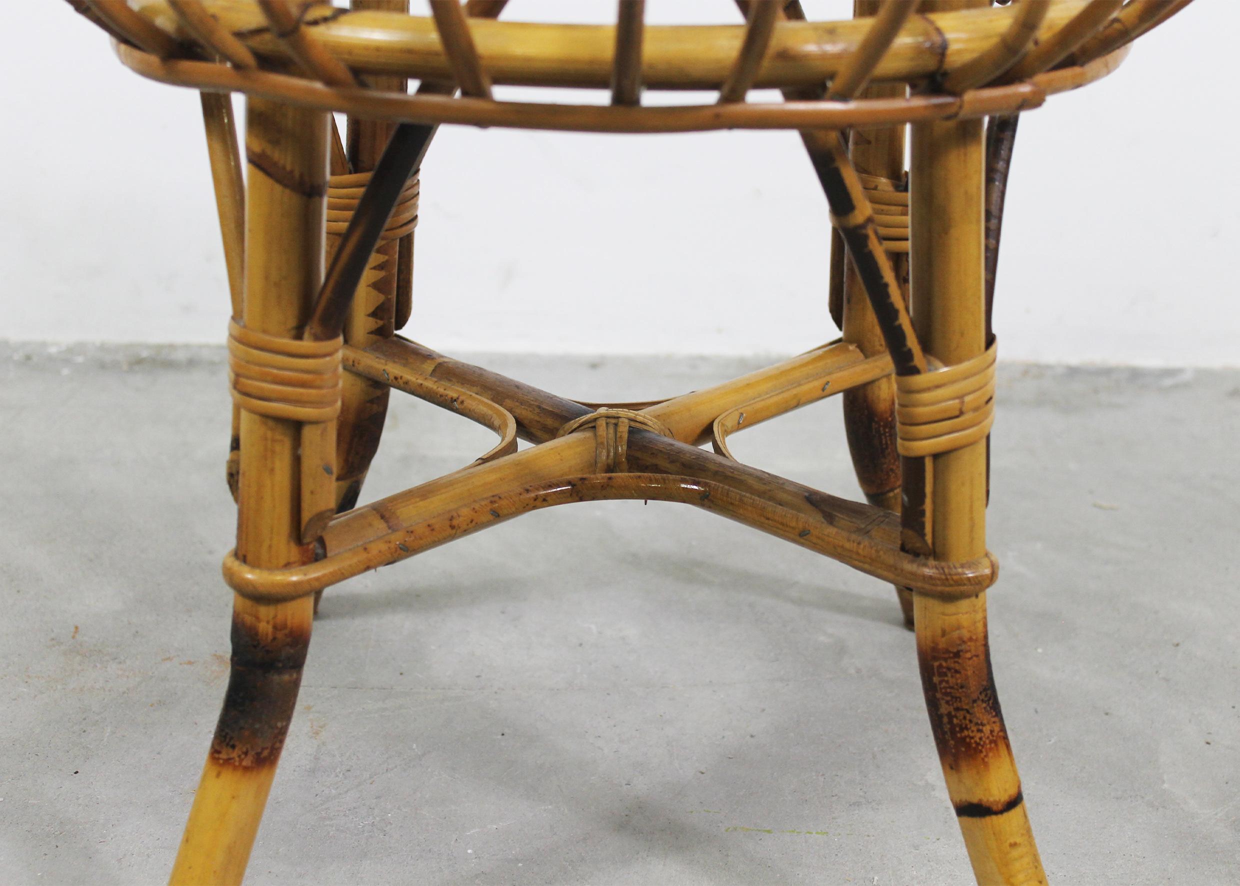Ensemble de deux tabourets en rotin et bambou de fabrication italienne Franco Albini des années 1960 en vente 2