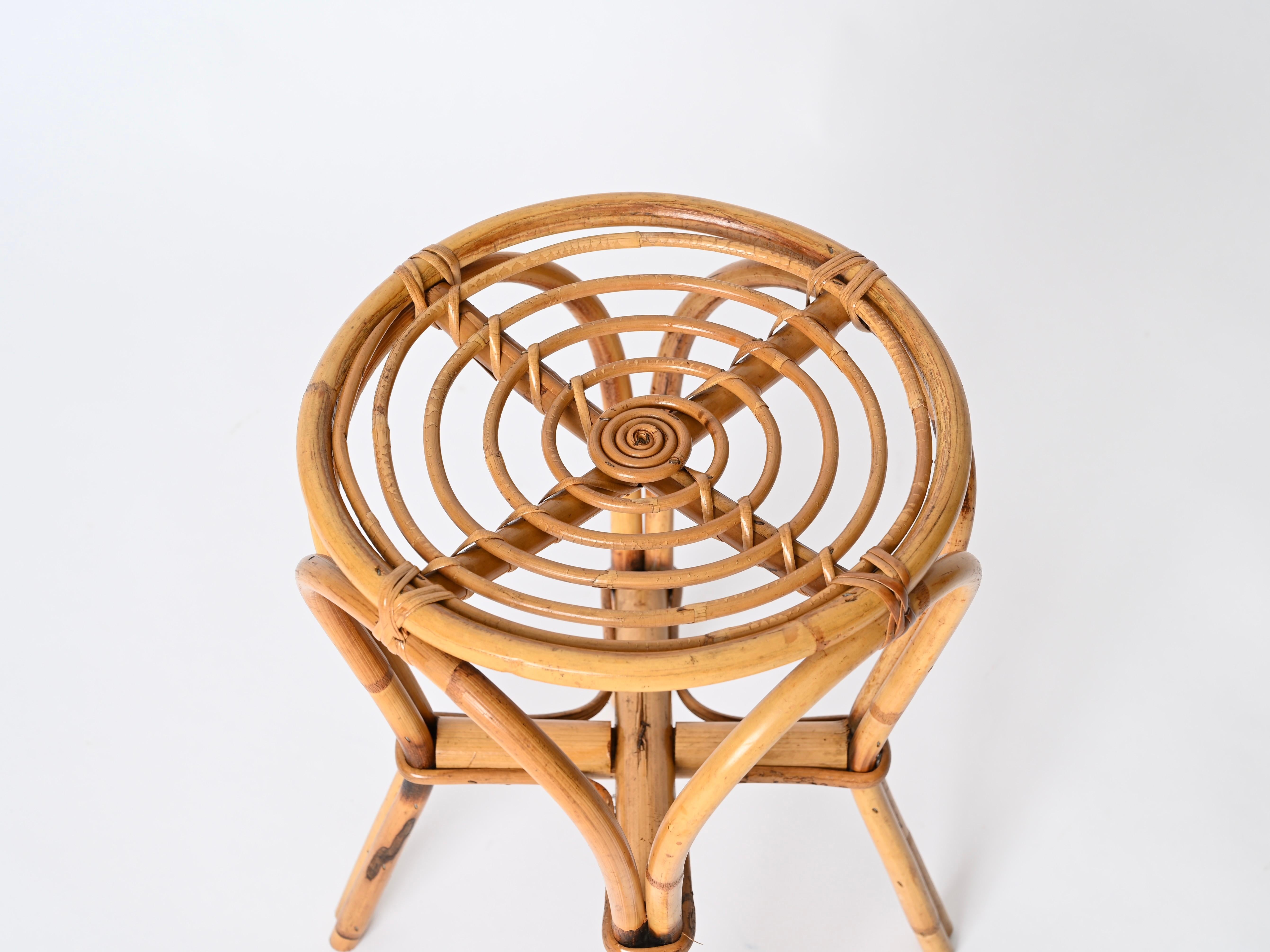 Franco Albini Taburete o mesa auxiliar de ratán y bambú, Italia Años 60 en venta 3