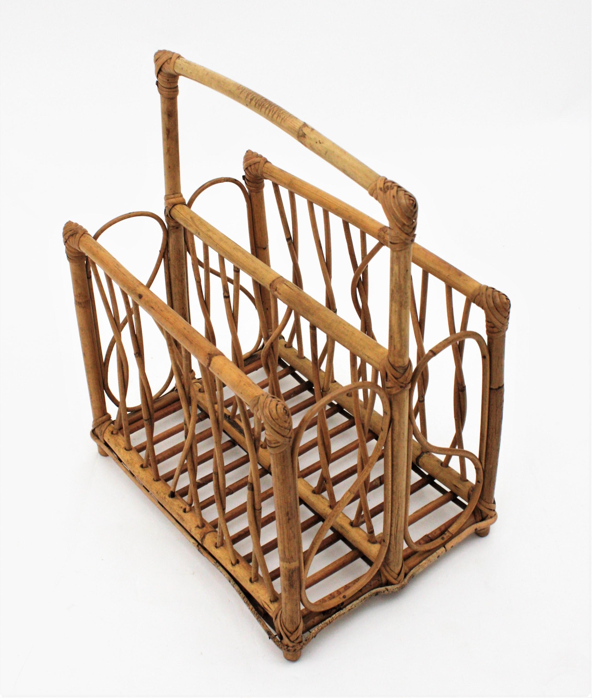 Franco Albini Style Bamboo and Rattan Magazine Rack Basket Stand In Good Condition In Barcelona, ES