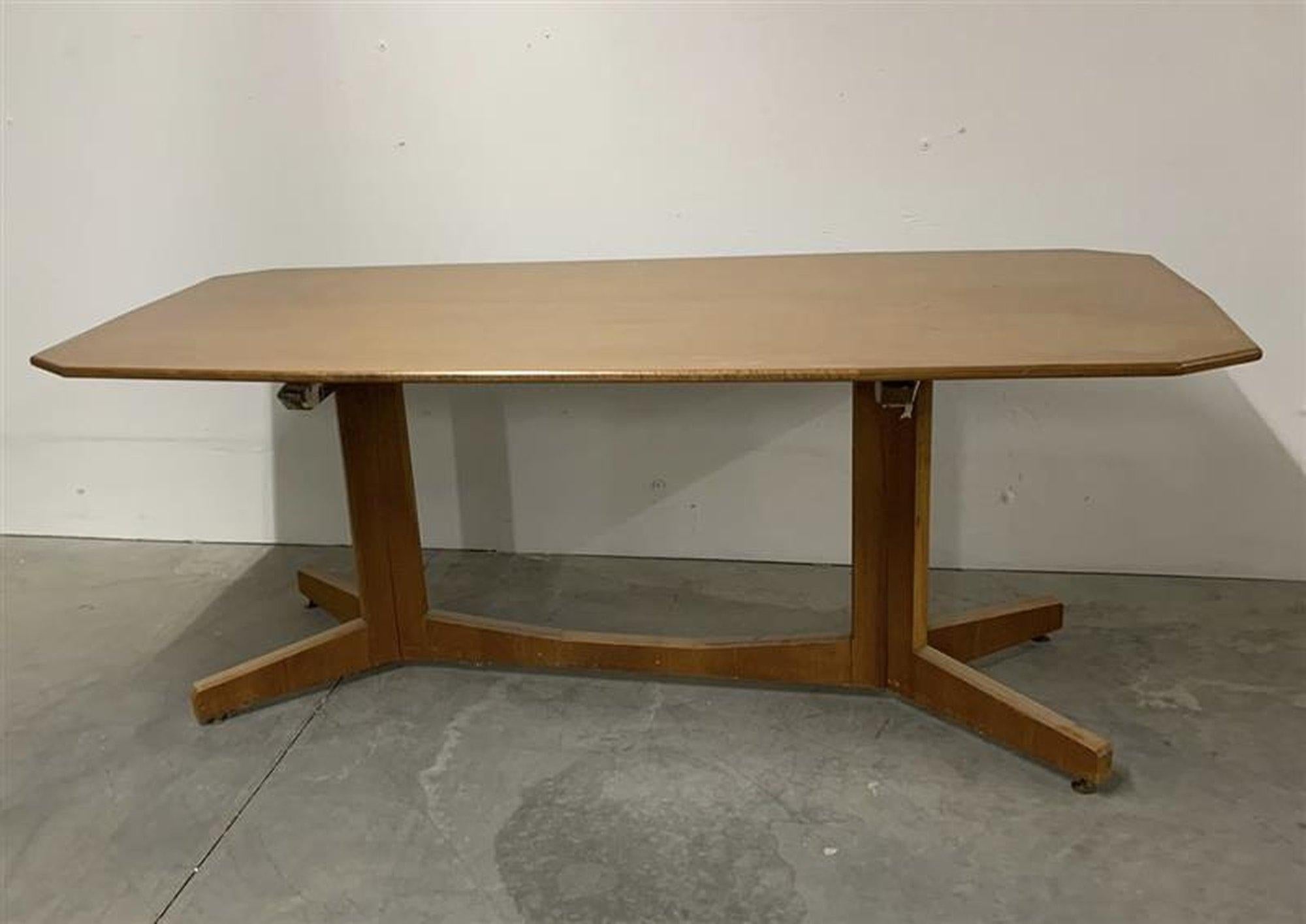 Table de salle à manger Franco Albini État moyen - En vente à Red Lion, PA