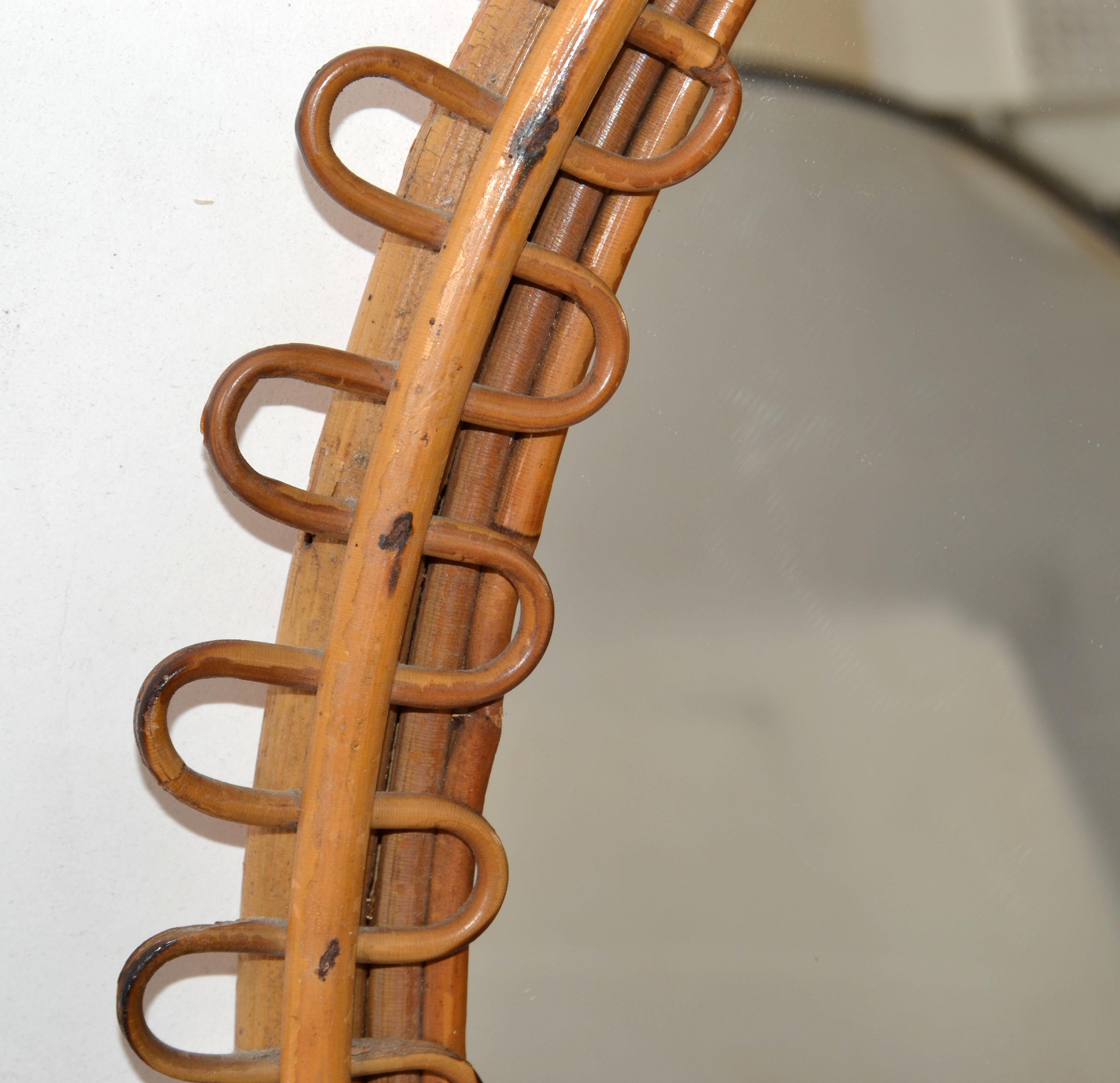 Specchio da parete ovale ovale in bambù bruciato in stile Franco Albini, realizzato a mano. In condizioni buone in vendita a Miami, FL