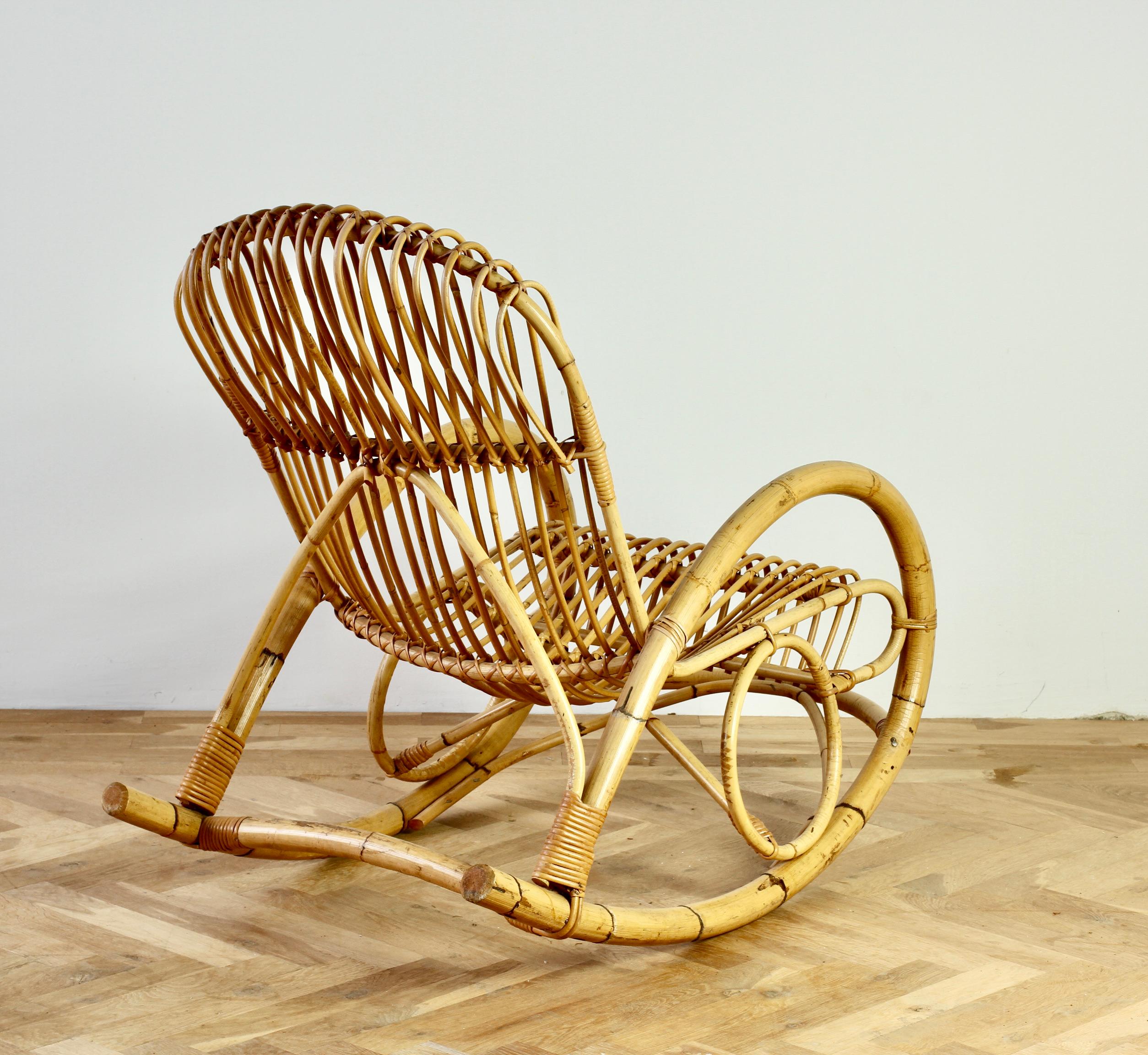 Chaise longue à bascule en bambou courbé et rotin du milieu du siècle, style Franco Albini en vente 2