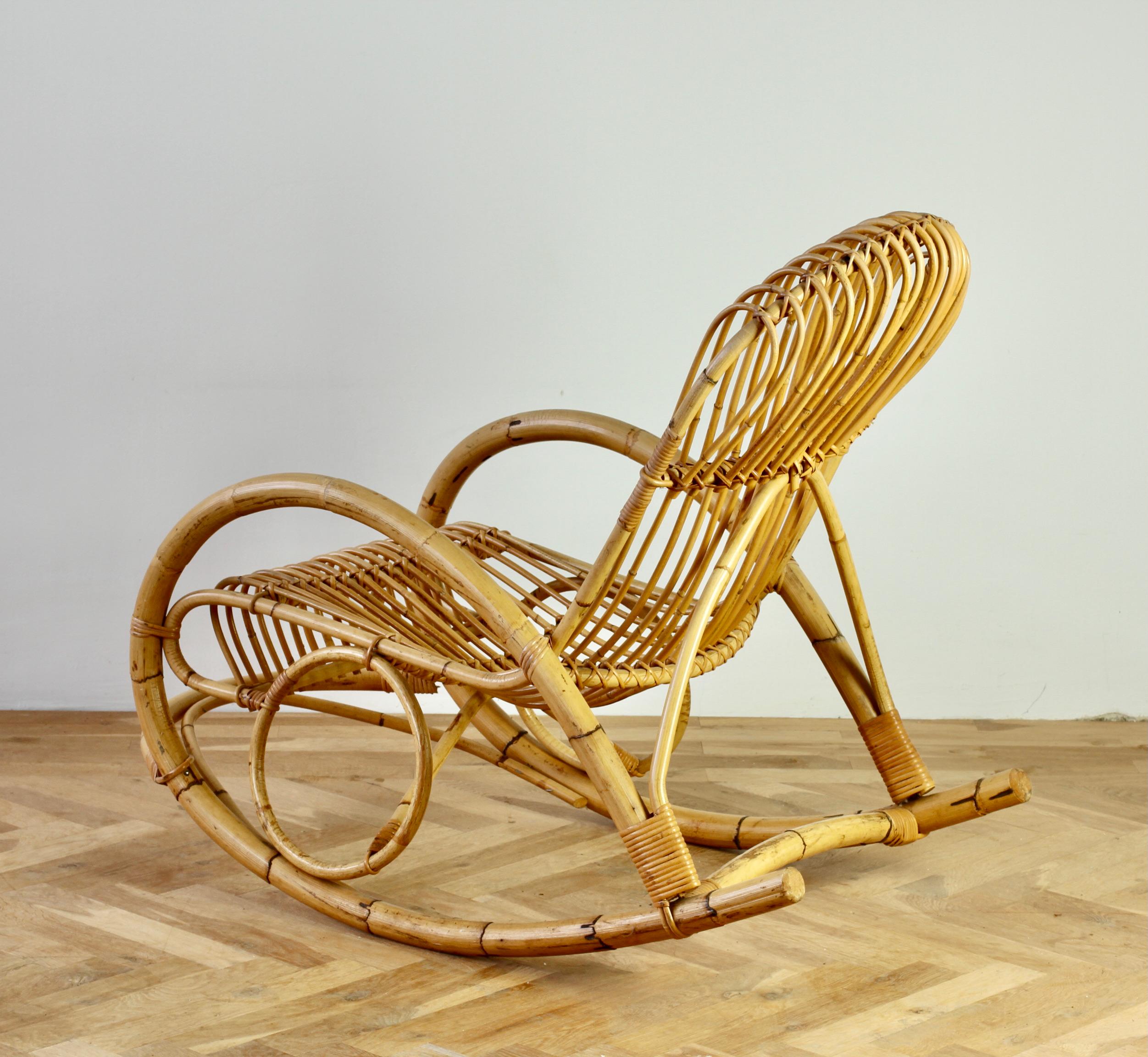 Chaise longue à bascule en bambou courbé et rotin du milieu du siècle, style Franco Albini en vente 3