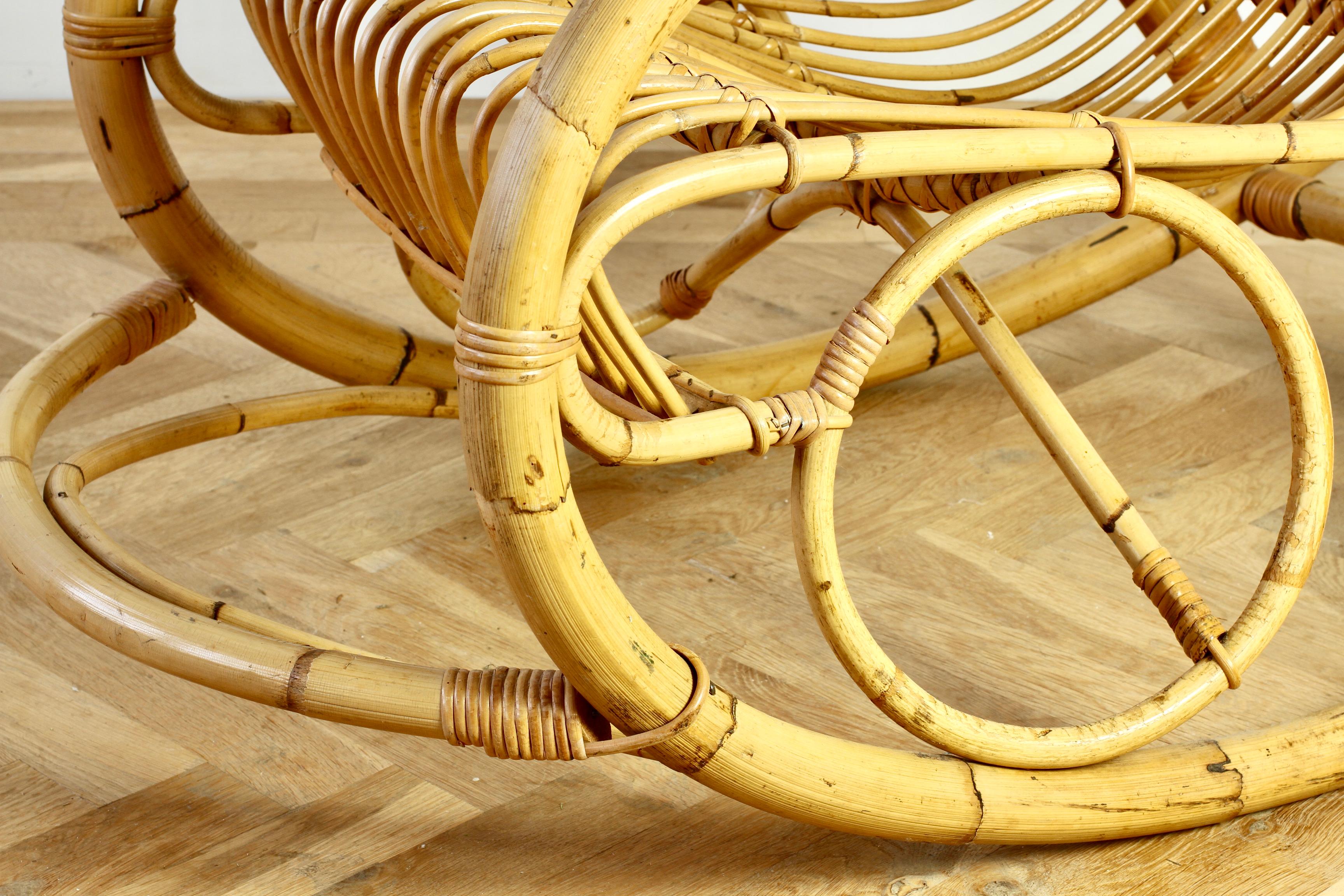 Chaise longue à bascule en bambou courbé et rotin du milieu du siècle, style Franco Albini en vente 8