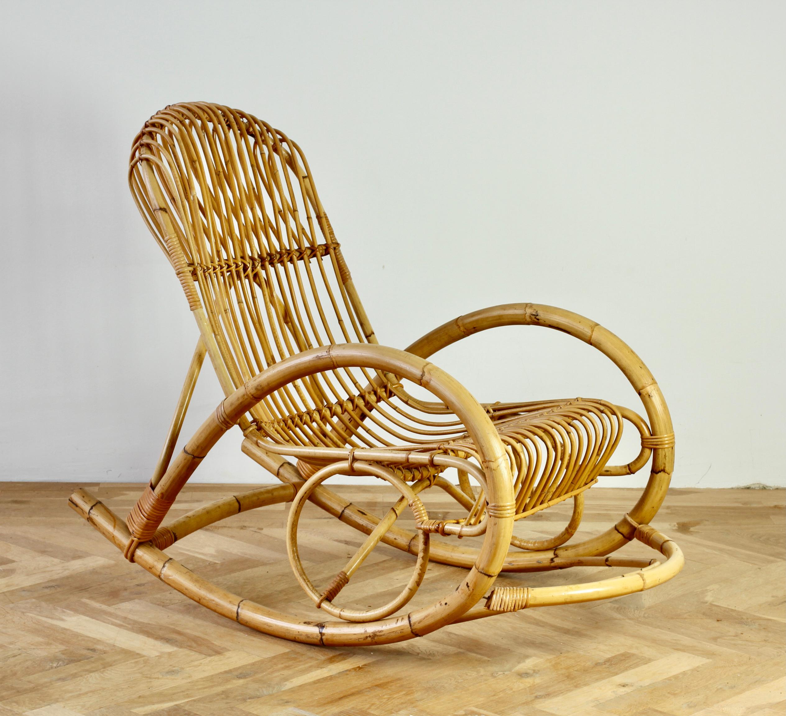 Franco Albini Style Mid-Century Bent Bamboo and Rattan Rocking Lounge Chair In Fair Condition For Sale In Landau an der Isar, Bayern